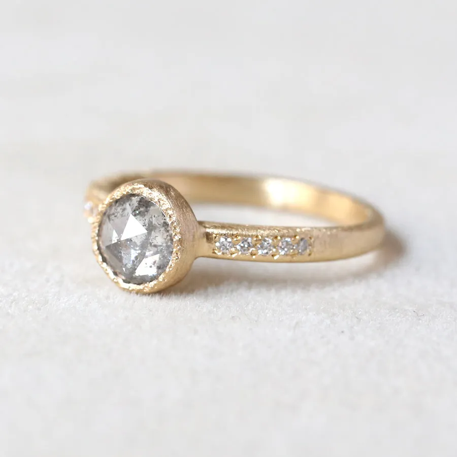 0.94ct salt & pepper diamond ring