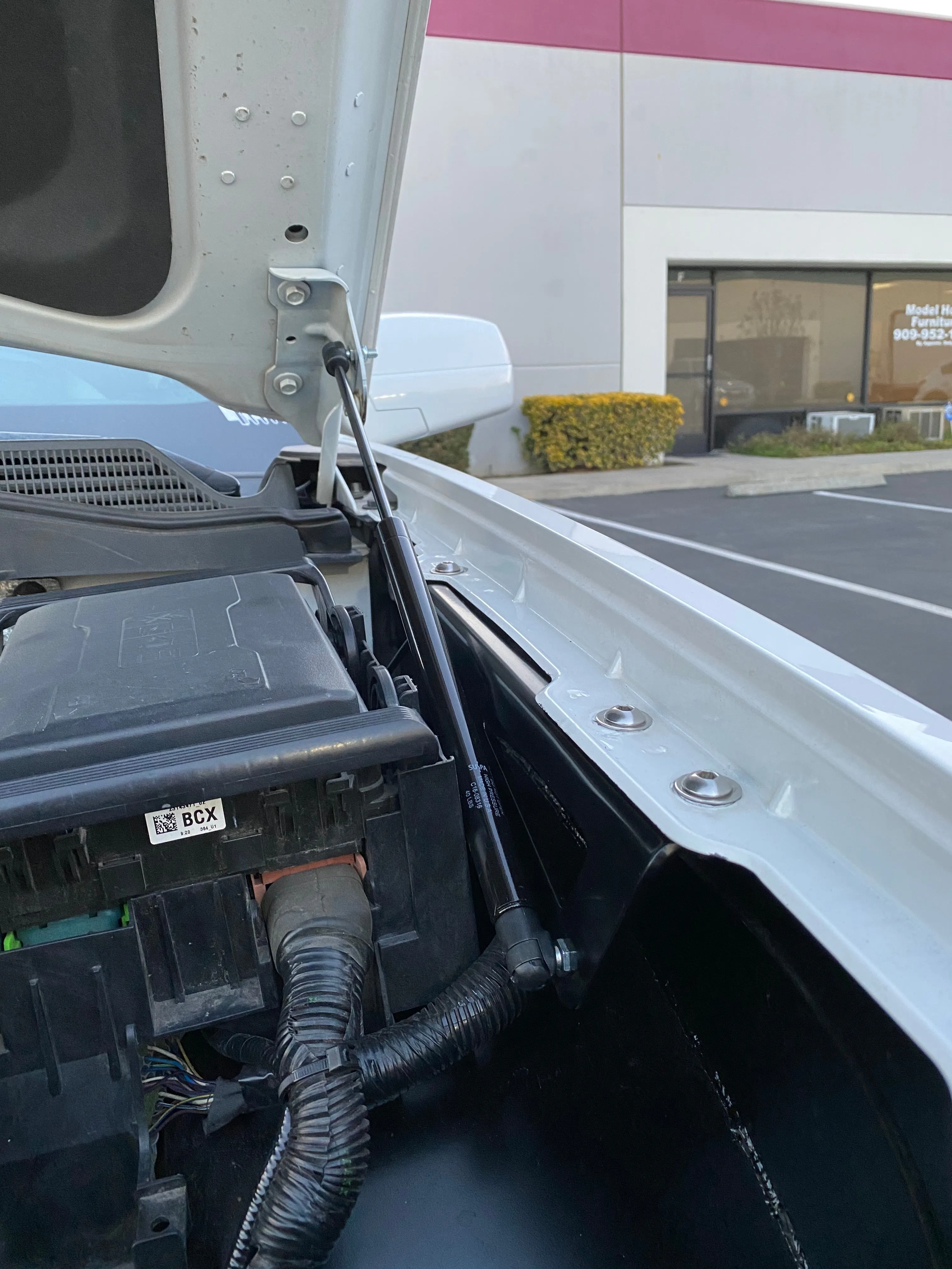 2008-2018 Silverado/Sierra Hood Strut Kit