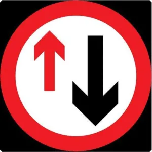 750mm Priority must be given to vehicles from opposite direction - 615 - Rigid Plastic