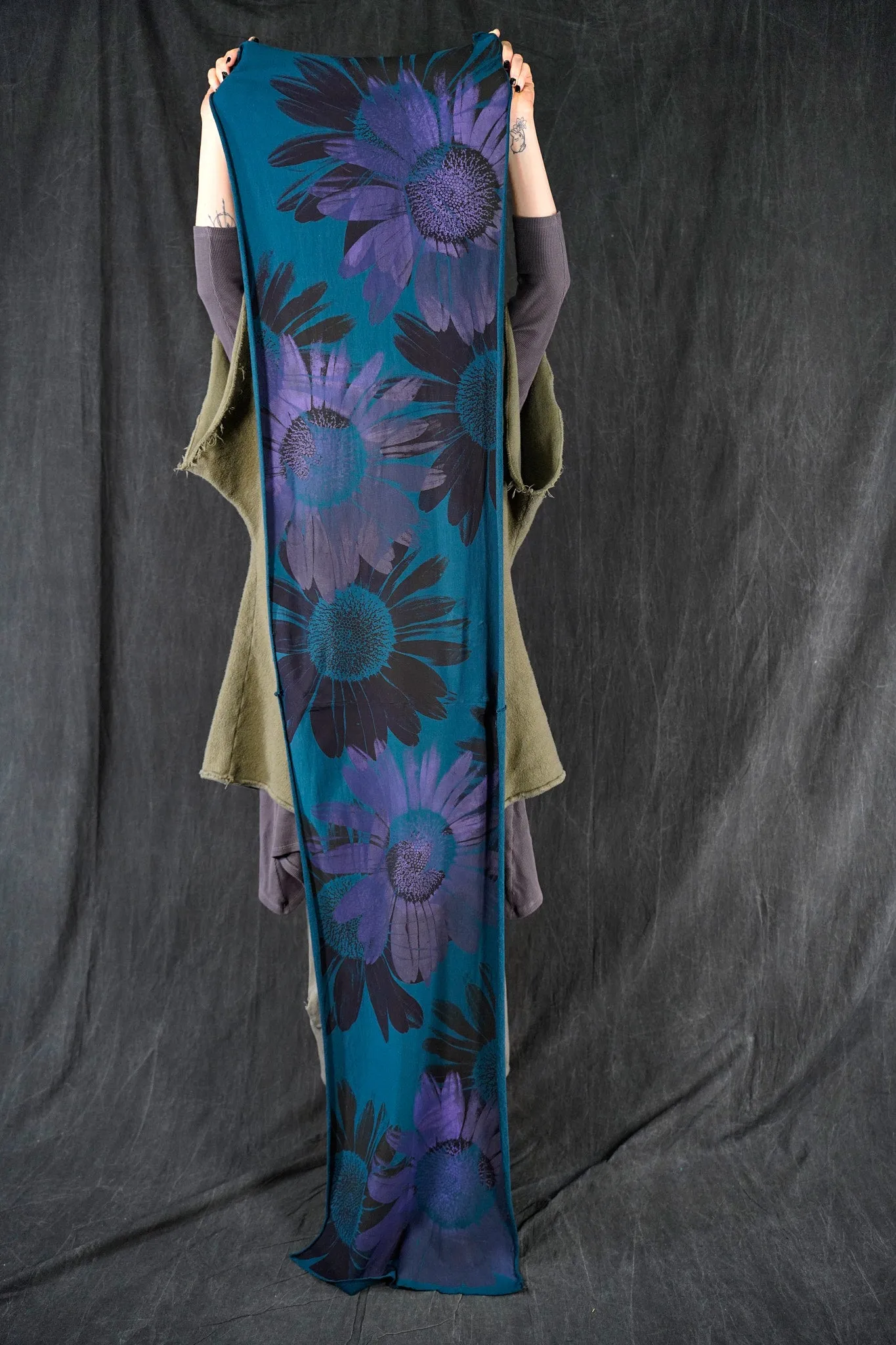 8002 Handprinted Blue Fish Scarf-Teal Mega Bloom Daisy
