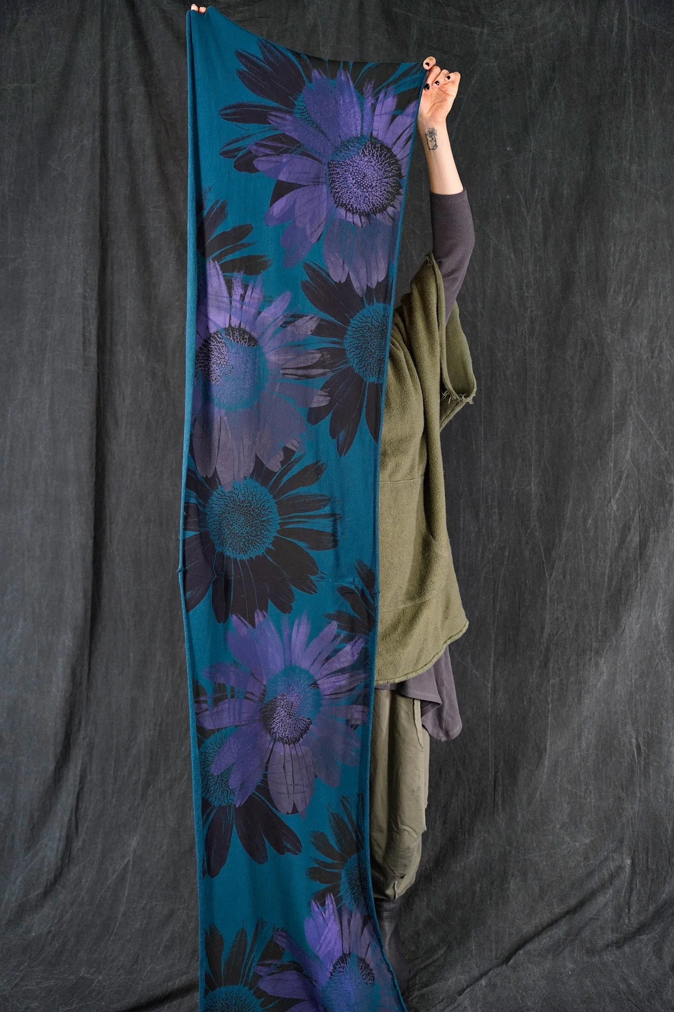 8002 Handprinted Blue Fish Scarf-Teal Mega Bloom Daisy