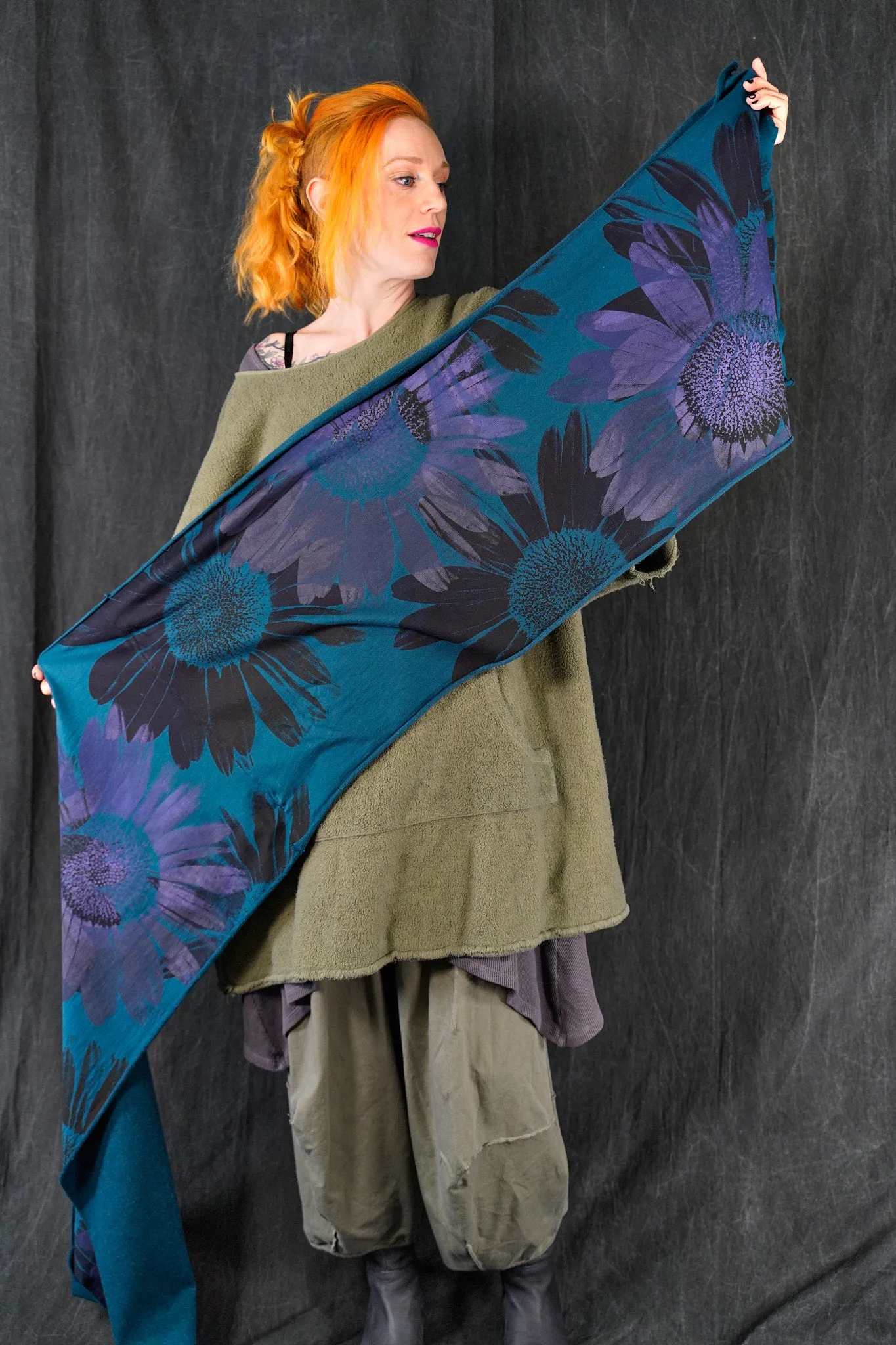 8002 Handprinted Blue Fish Scarf-Teal Mega Bloom Daisy