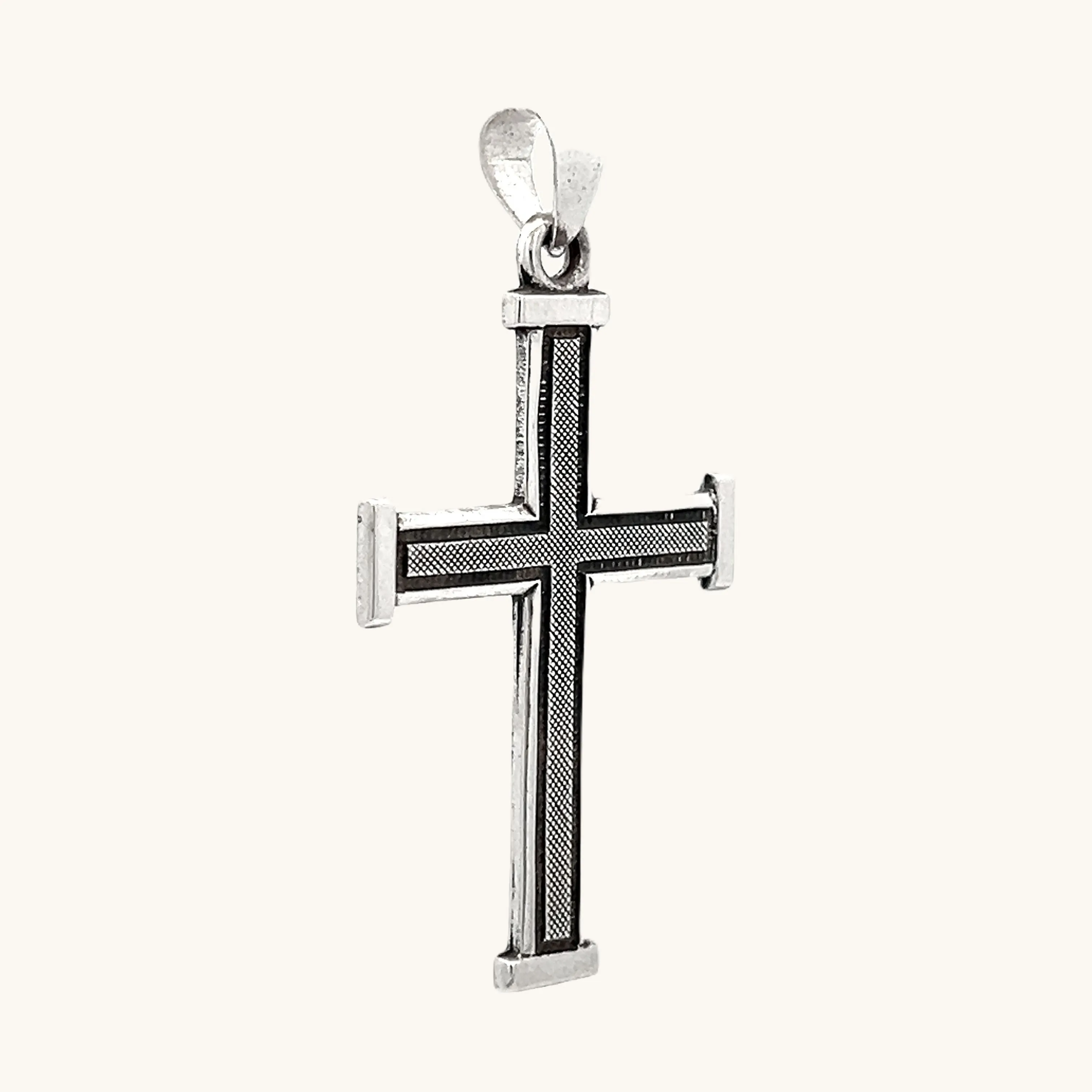 925 STERLING SILVER TEXTURED SQUARED EDGE CROSS PENDANT