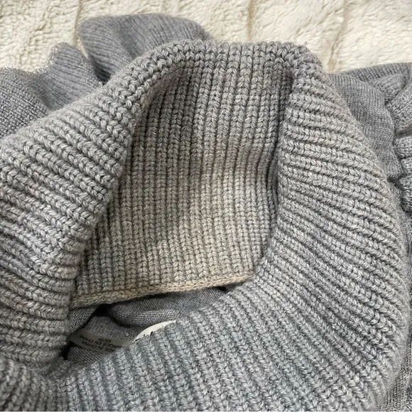 Alice   Olivia Grey Libbie Ruffled Pullover Sweater