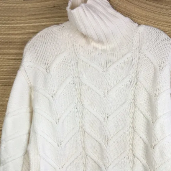 Aritzia WILFRED Champeaux 100% Merino Wool Cable-Knit Sweater In White Size S