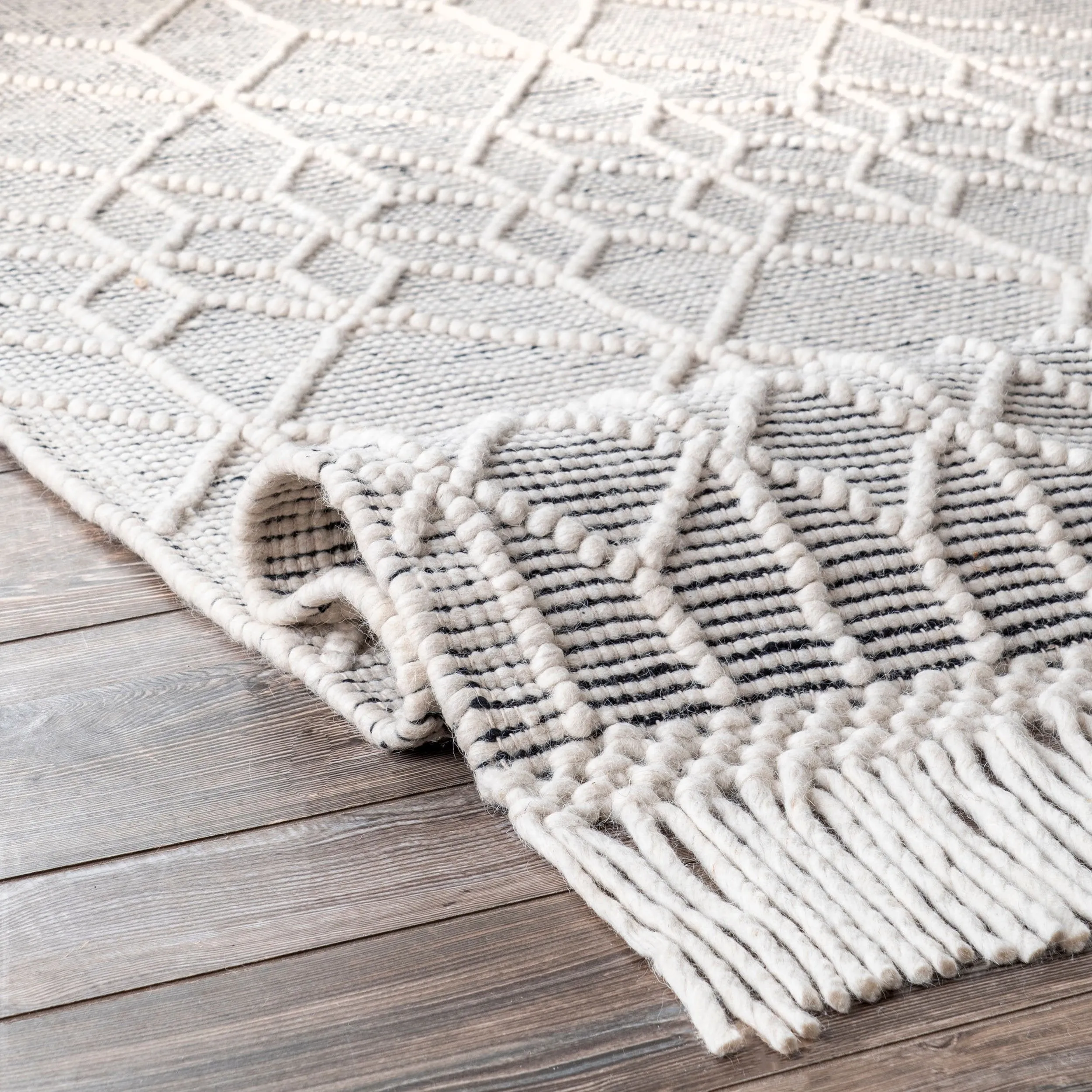 DASSAH TEXTURED GEOMETRIC