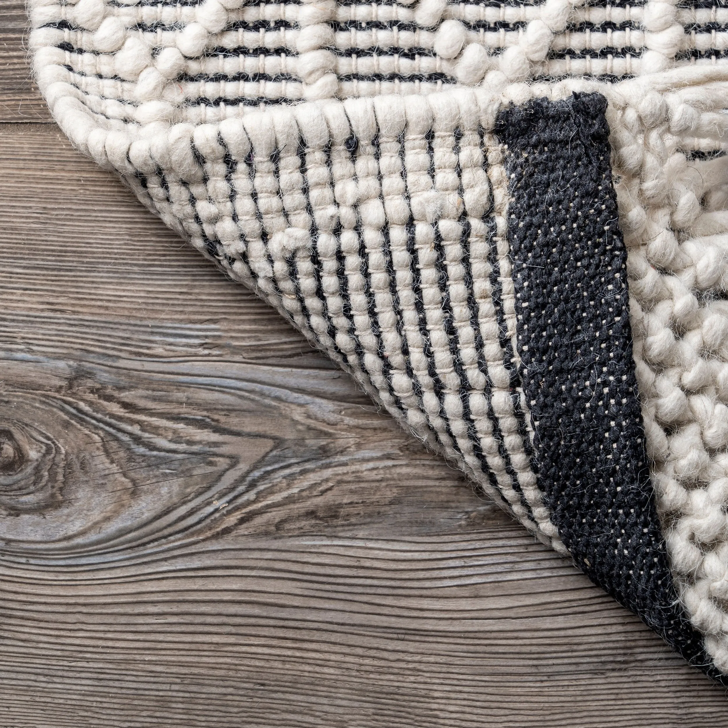 DASSAH TEXTURED GEOMETRIC