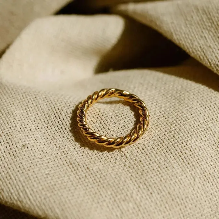 Dea Dia - Twisted Rope Ring Band (Brass)