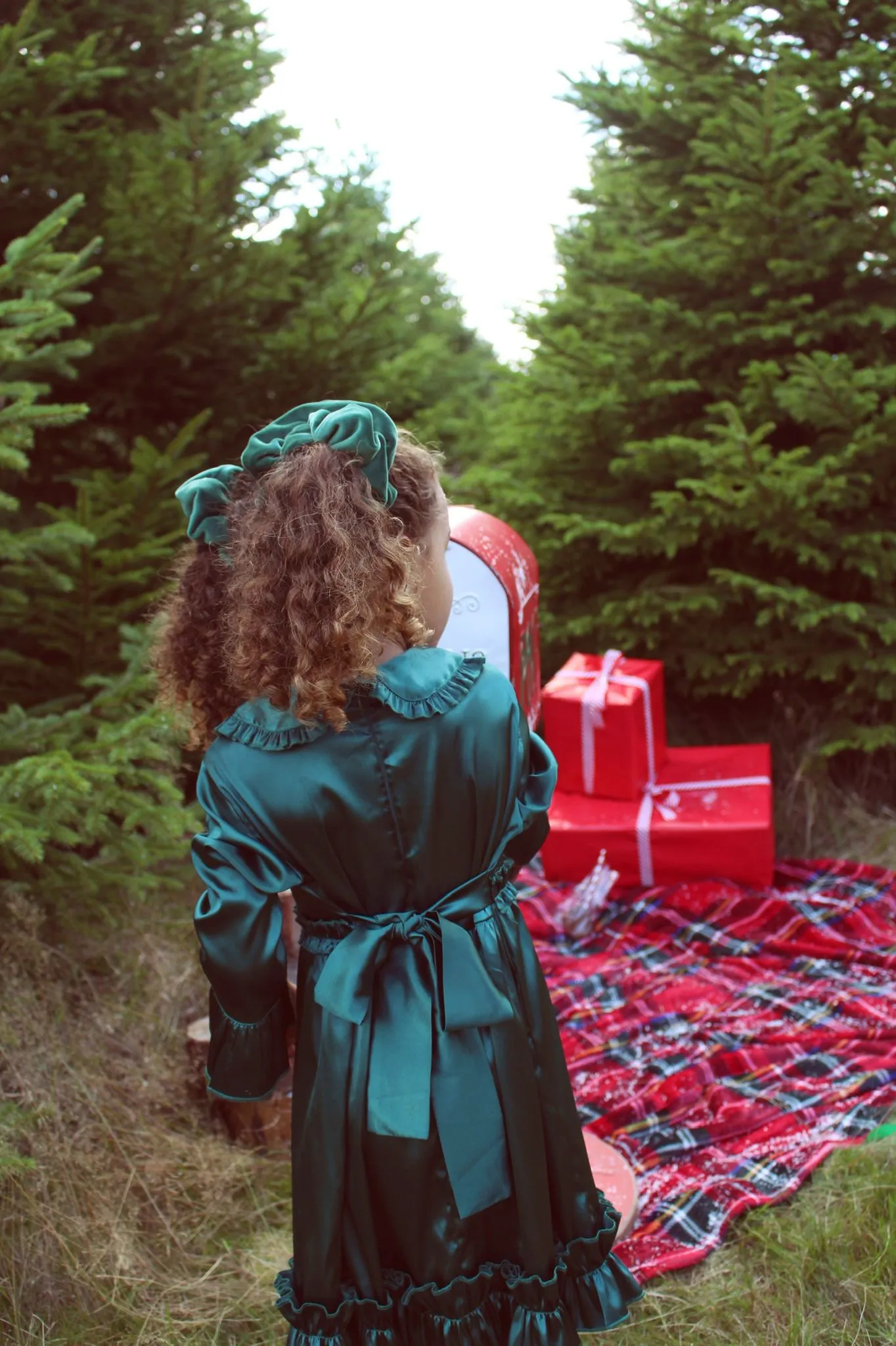 EMERALD GREEN satin frilled nightgown - GIRL