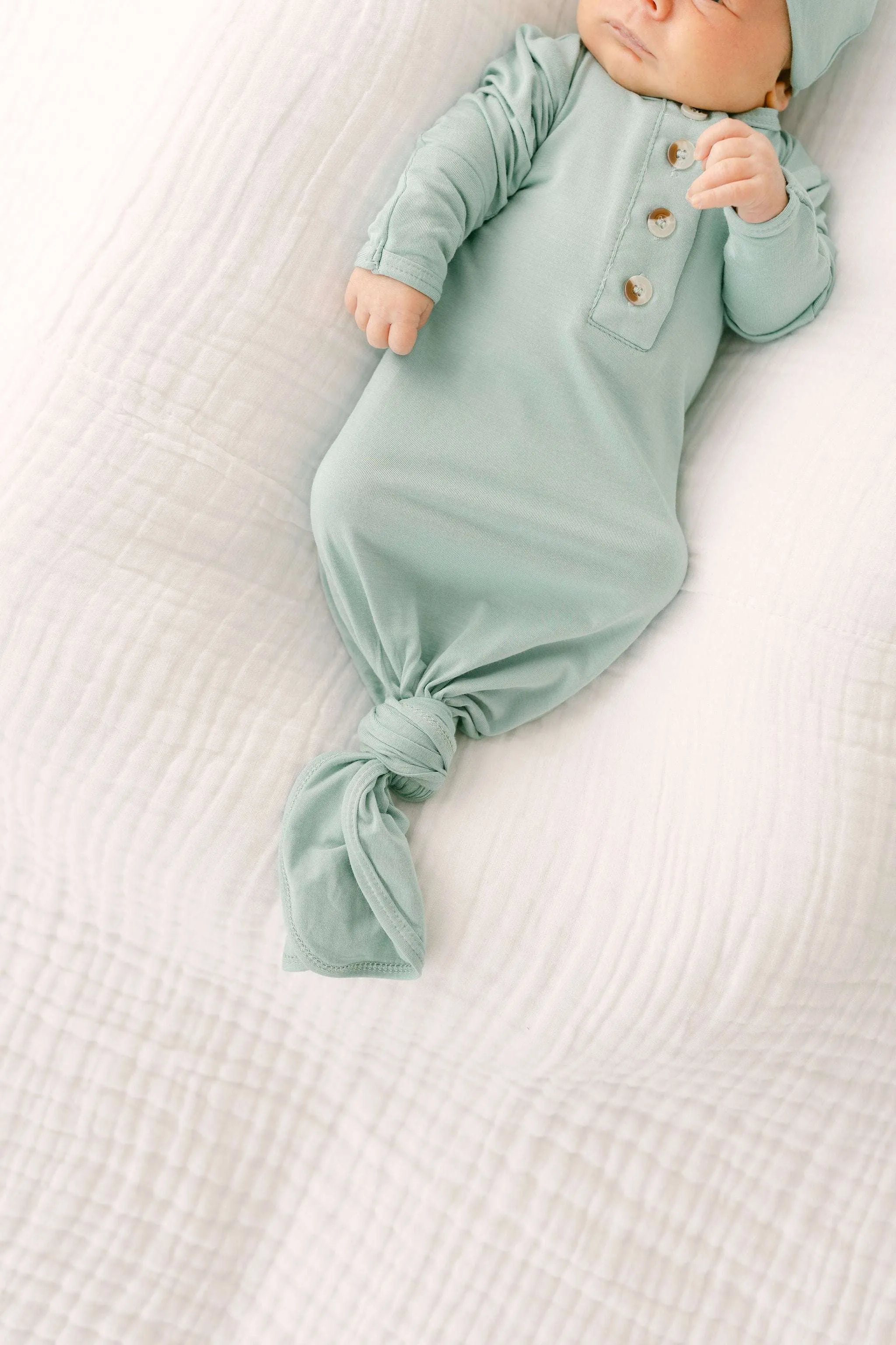 Emerson Knotted Baby Gown & Hat Set |  Mint