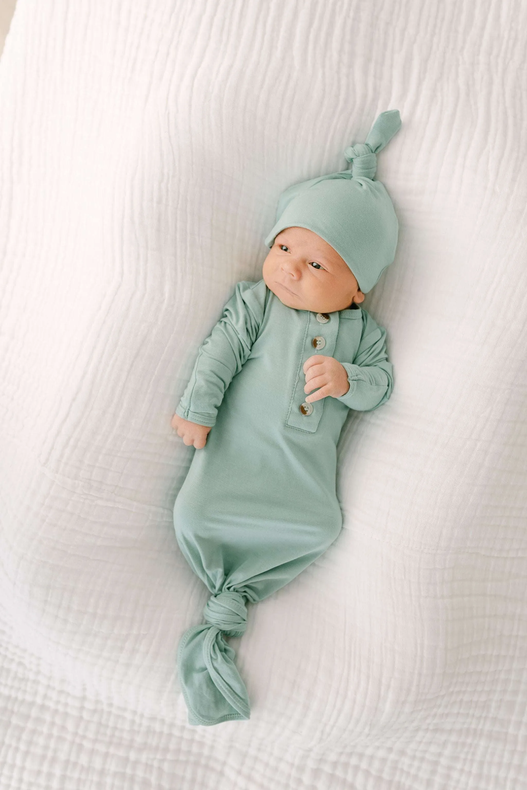 Emerson Knotted Baby Gown & Hat Set |  Mint