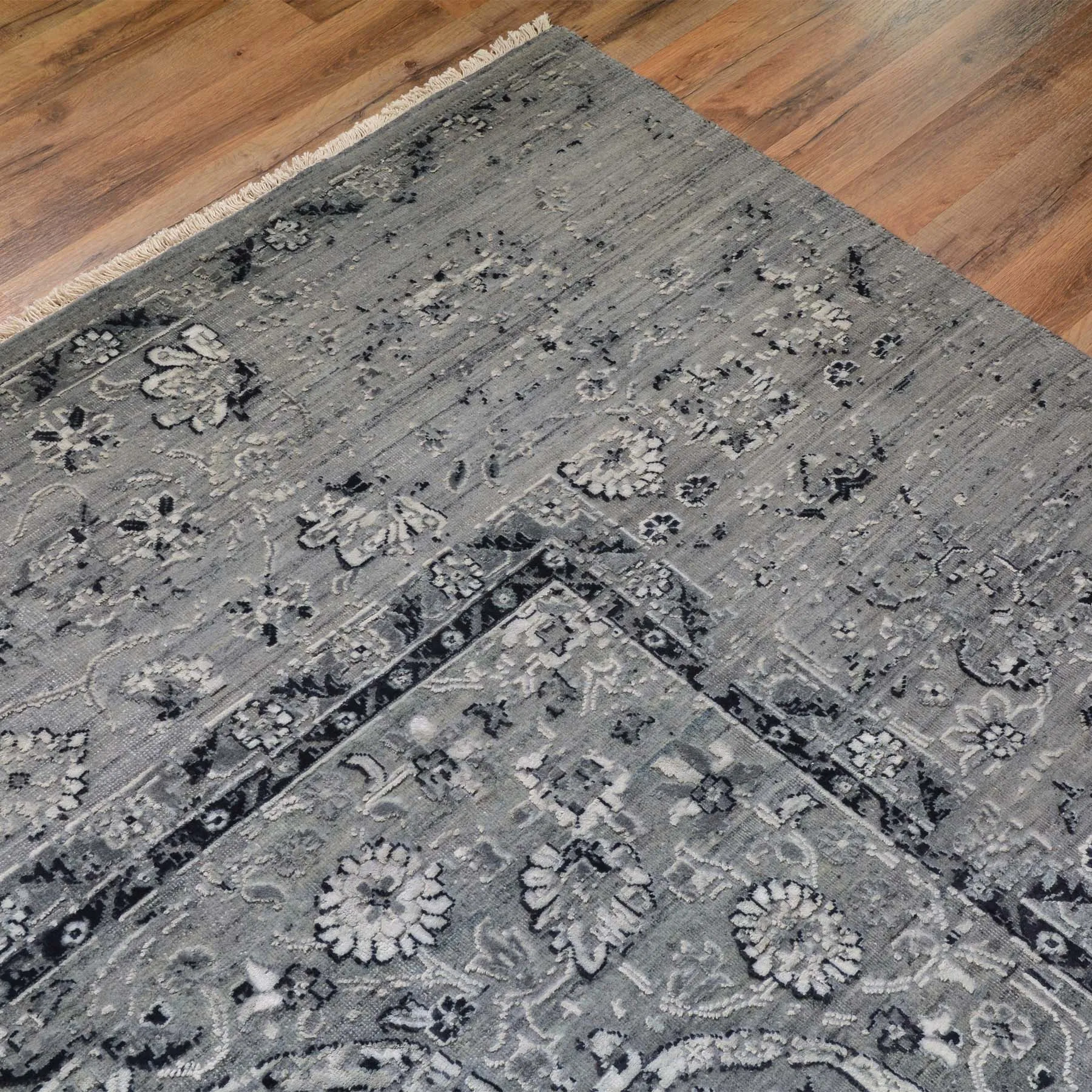 Fine Wool Silk Traditional Design Handmade Rug (Size 9.1 X 12.2) Brral-6378