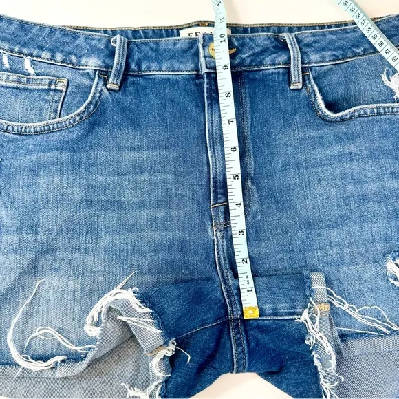 Frame Denim Le Grand Garcon Distressed Short, Shear Wash