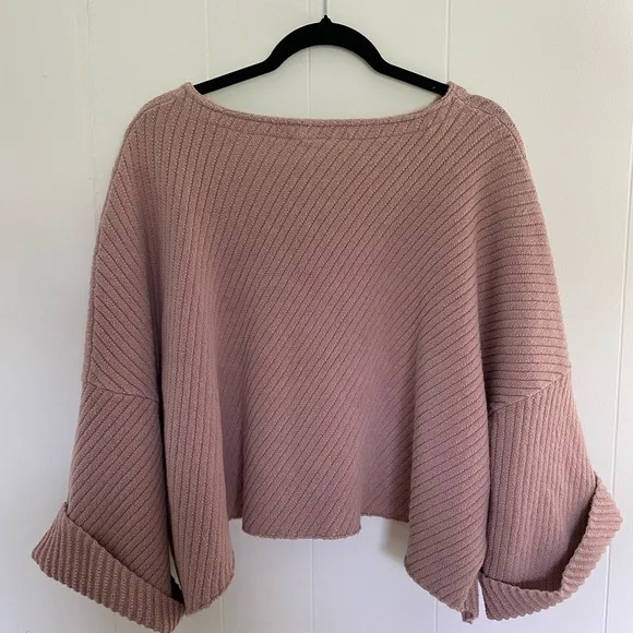 FREE PEOPLE I Can’t Wait Slouchy Dolman Cropped Sweater in Pink Women’s Size M