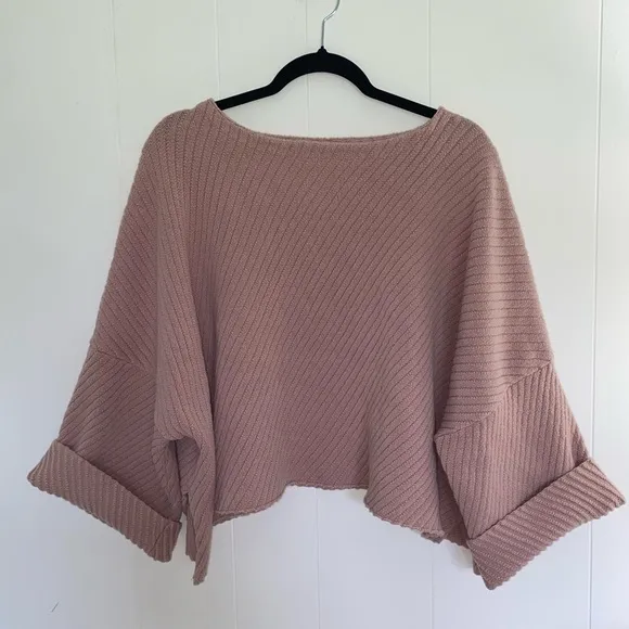 FREE PEOPLE I Can’t Wait Slouchy Dolman Cropped Sweater in Pink Women’s Size M