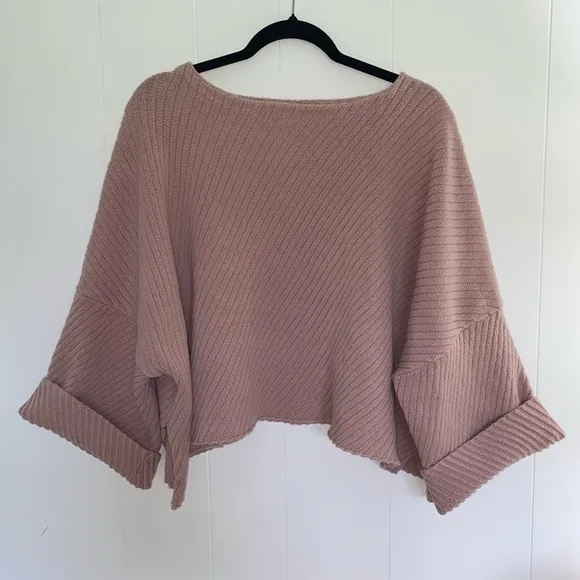 FREE PEOPLE I Can’t Wait Slouchy Dolman Cropped Sweater in Pink Women’s Size M