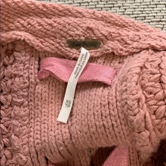 Free People Maybe Baby Chunky Crochet Knit Sweater Oversized Pink Fisherman