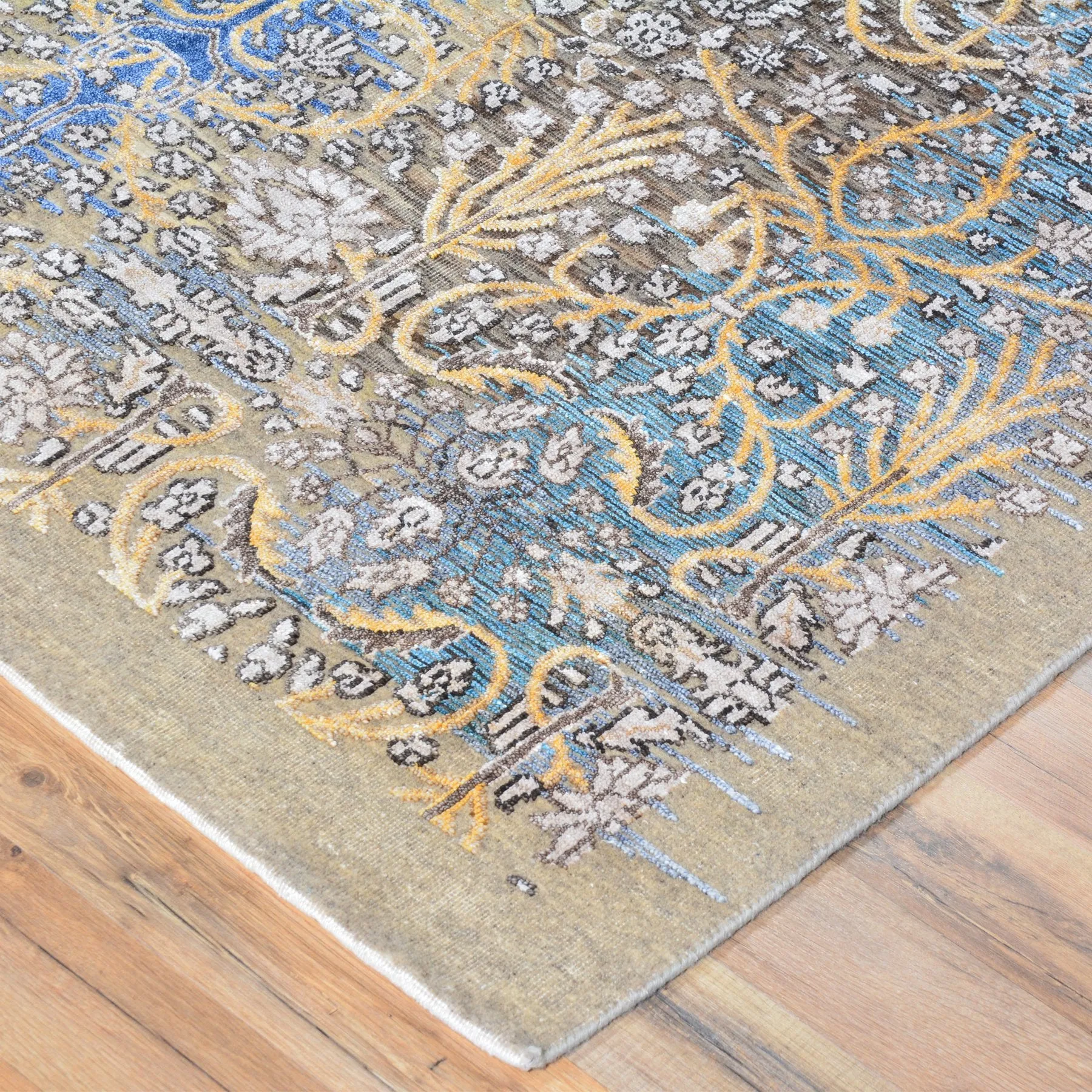 Hand-Knotted Abstract Design Wool/Silk Rug (Size 5.0 X 7.0) Brral-6531
