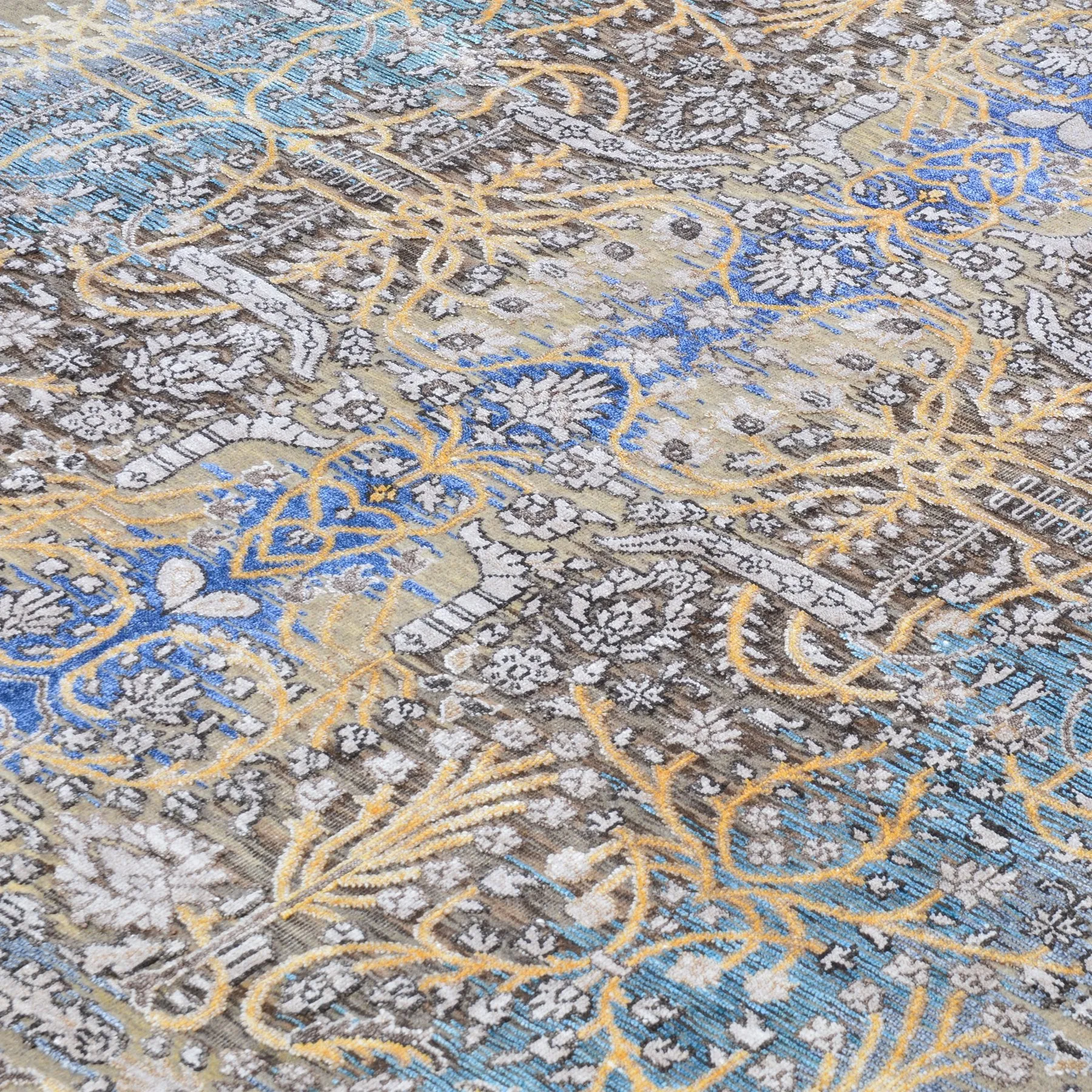 Hand-Knotted Abstract Design Wool/Silk Rug (Size 5.0 X 7.0) Brral-6531