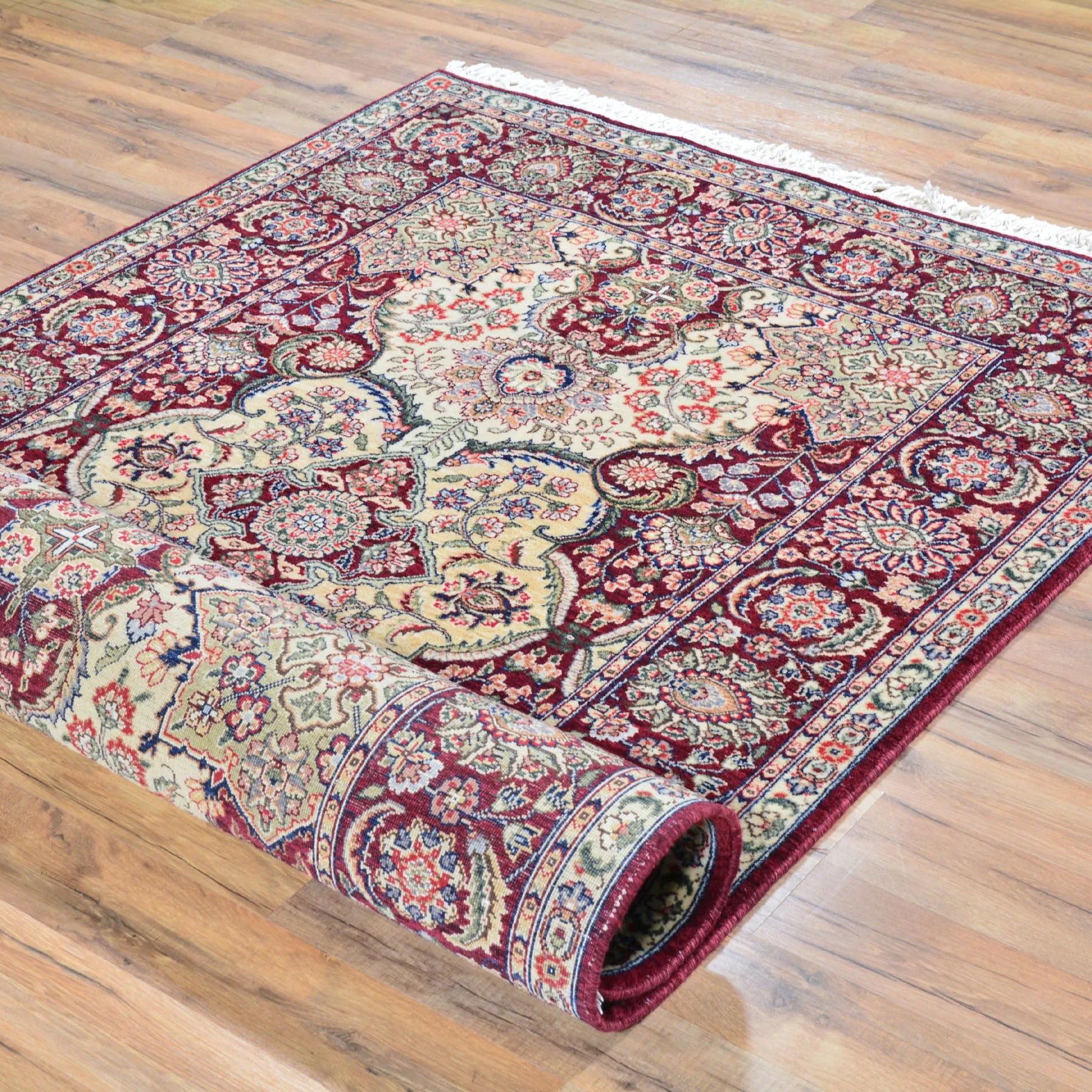 Hand-Knotted Agra Handmade Traditional Wool Rug (Size 3.10 X 5.10) Brral-5700