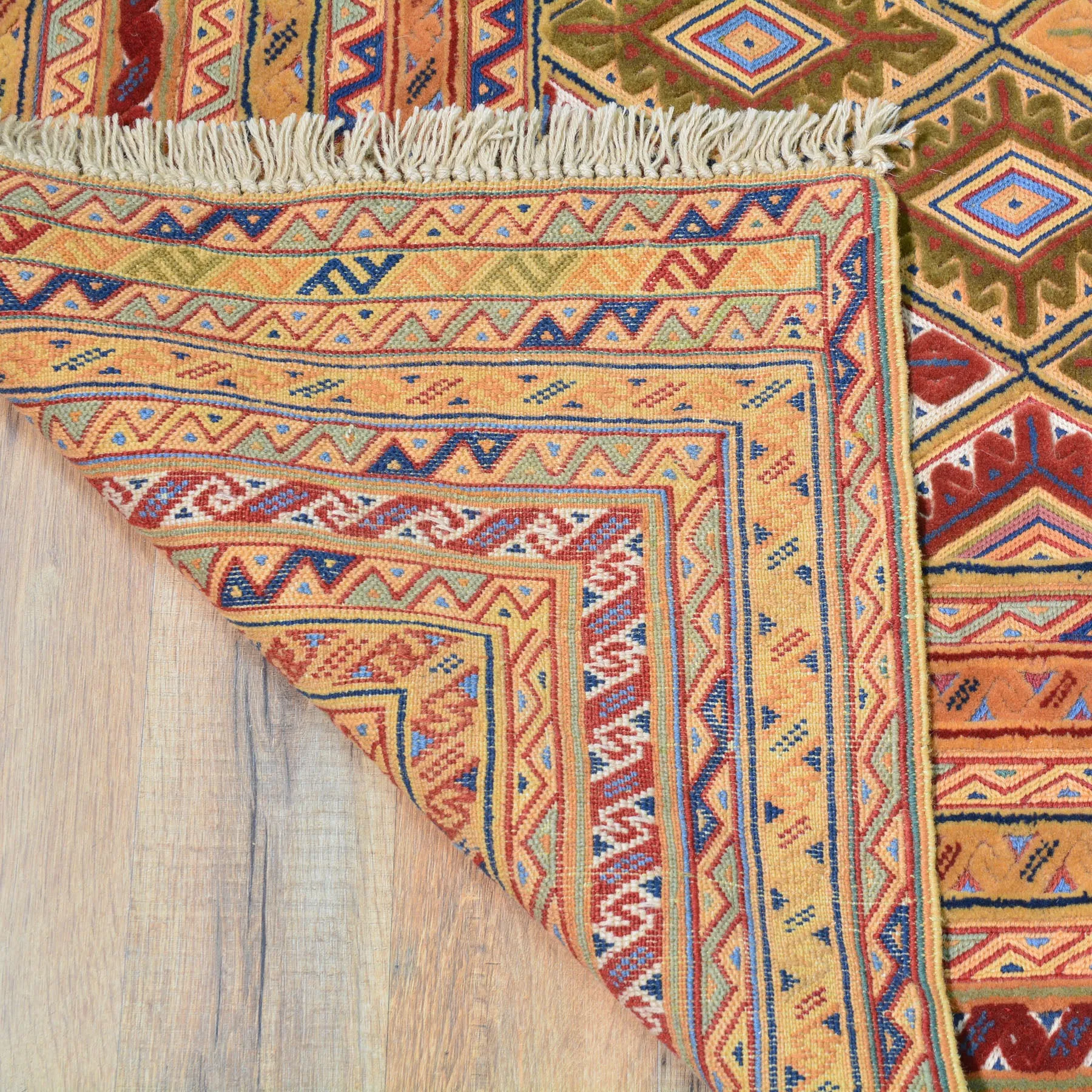 Hand-Knotted And Soumak Tribal Handmade Wool Rug (Size 5.6 X 6.6) Cwral-9999