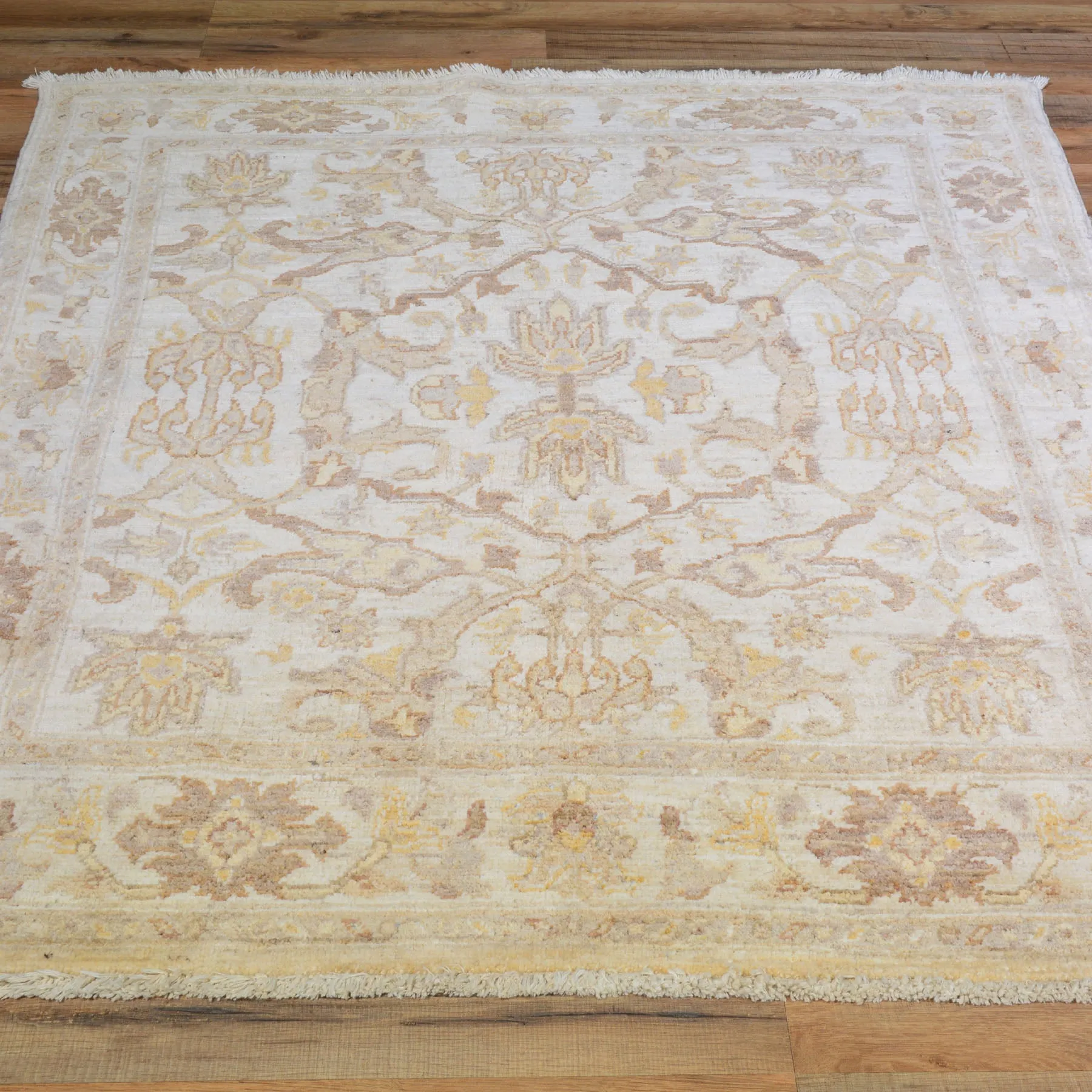 Hand-Knotted Chobi Oushak Design Wool Rug (Size 4.0 X 4.10) Brral-630