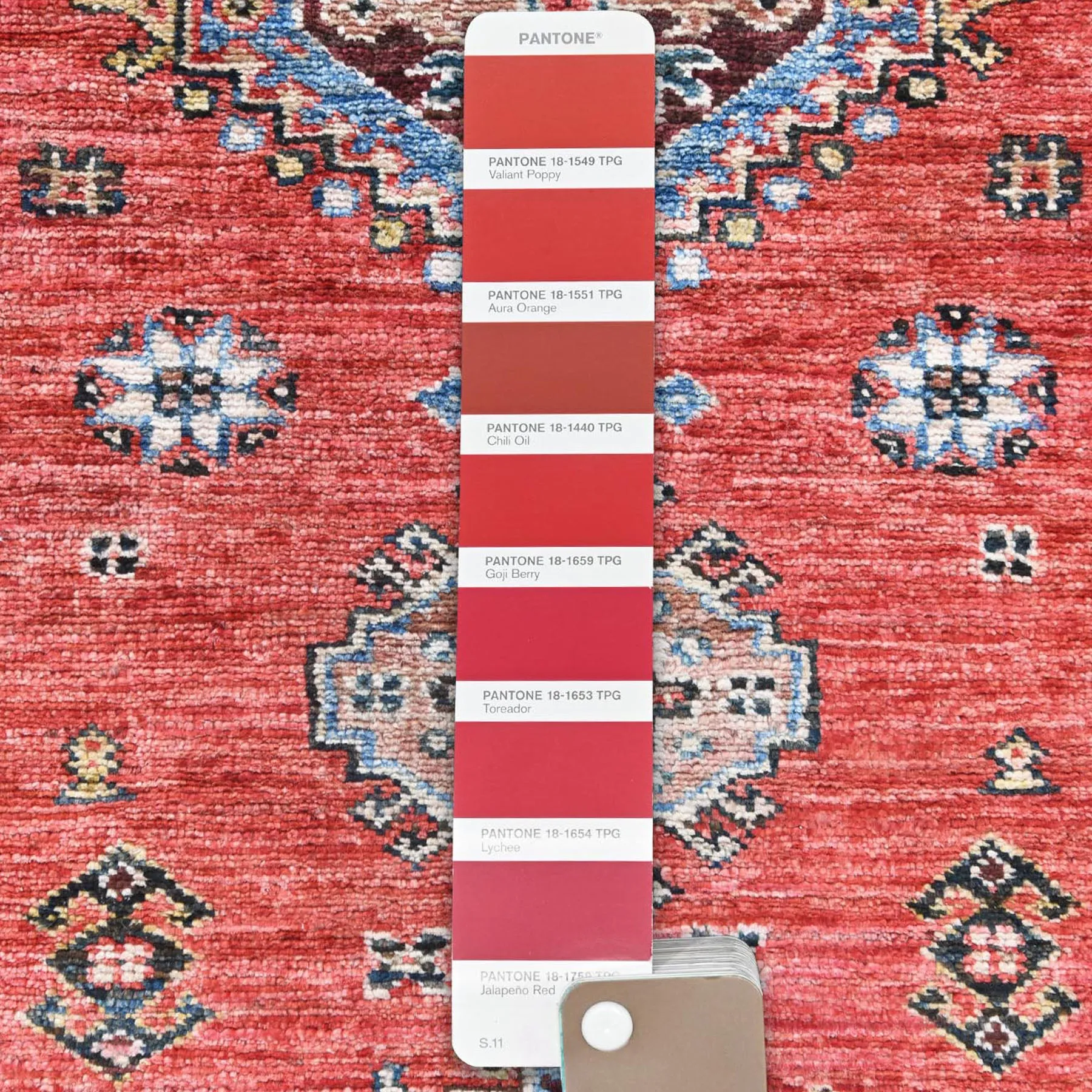 Hand-Knotted Fine Caucasian Kazak Design 100% Wool Rug (Size 2.9 X 11.6) Cwral-8961