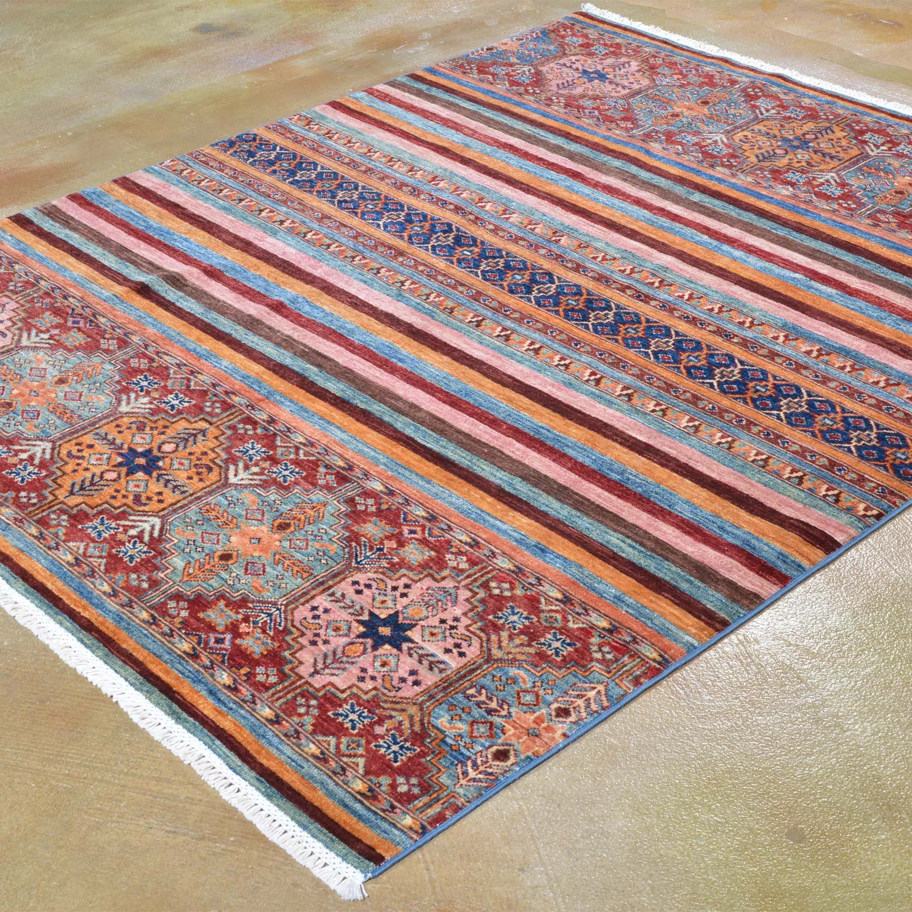 Hand-Knotted Fine Khorjin Design Wool Handmade Rug (Size 5.2 X 6.4) Brrsf-6147