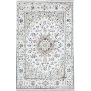 Hand-Knotted Fine Wool and Silk Traditional Nain Design Handmade Rug (Size 4.7 X 6.10) Cwral-9783