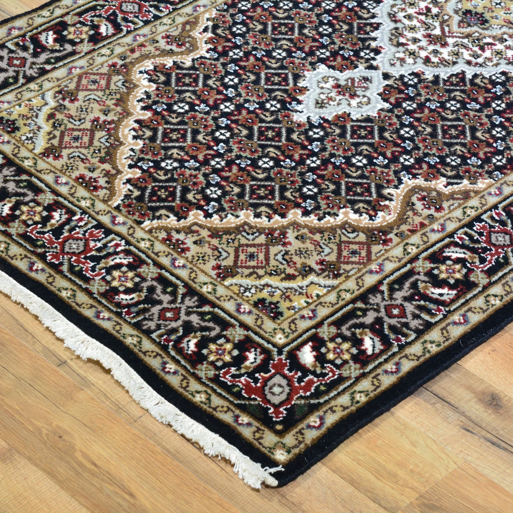 Hand-Knotted Indo Traditional Classic Design Rug (Size 2.6 X 8.2) Brral-4512