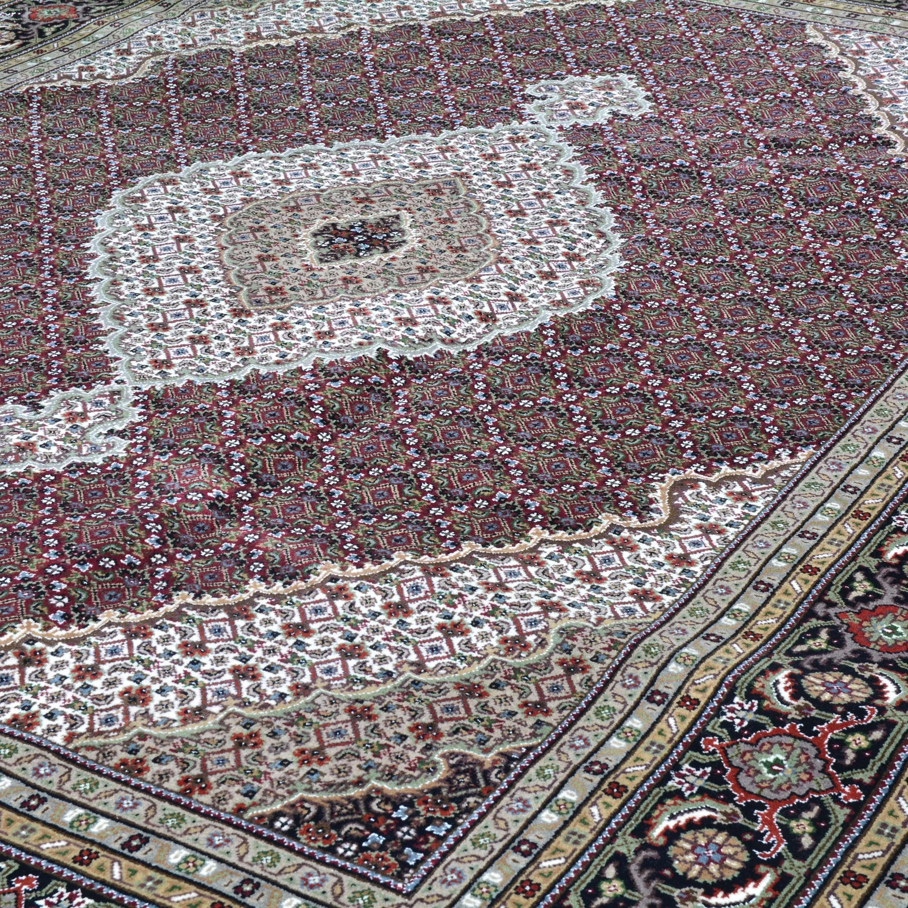 Hand-Knotted Mahi Tabriz Design Handmade Wool & Silk Rug (Size 7.9 X 10.0) Cwral-9231