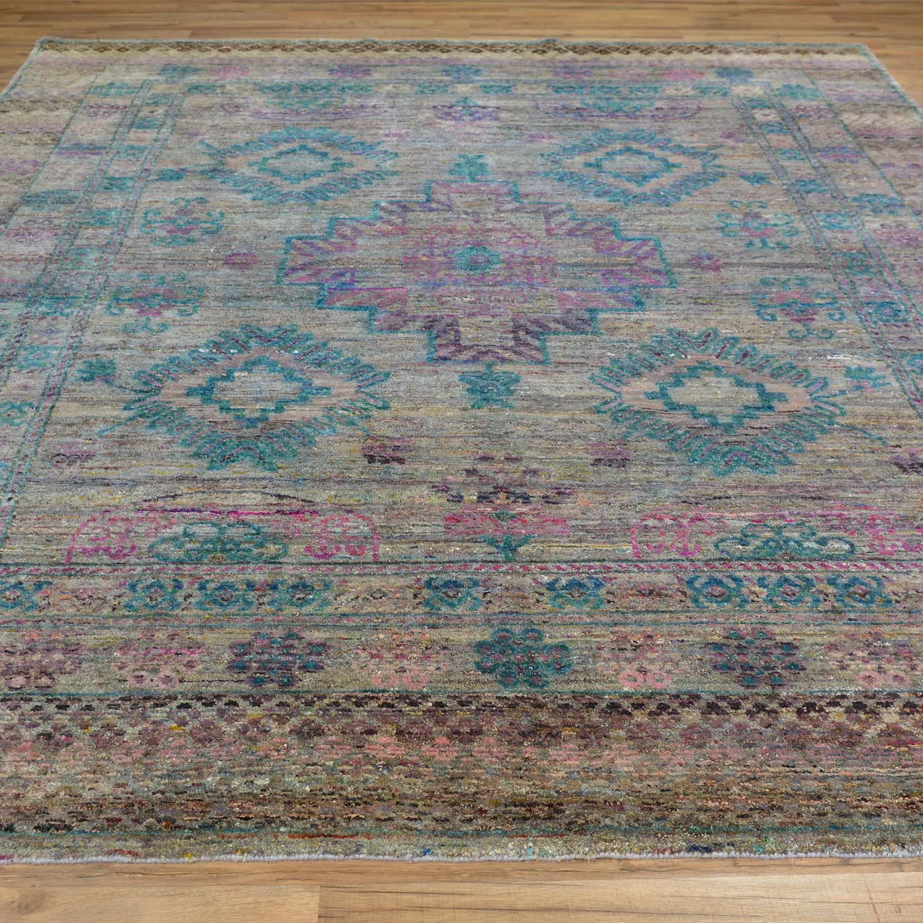 Hand-Knotted Modern Design Oriental Sari Silk Handmade Rug (Size 8.0 X 10.2) Brral-1062