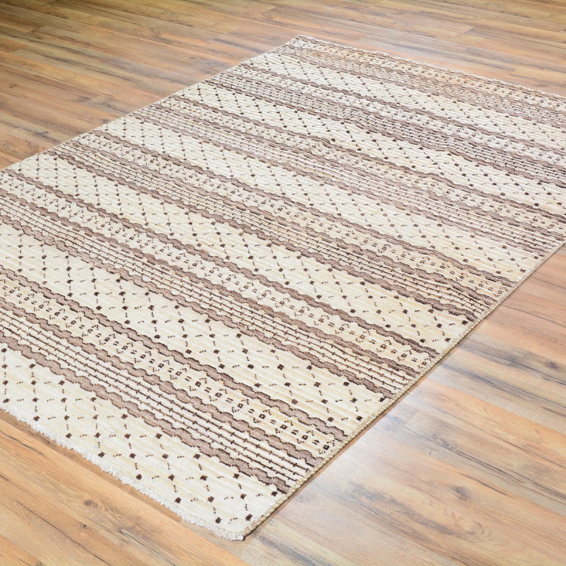 Hand-Knotted Modern Gabbeh Style Wool Rug (Size 4.7 X 6.7) Brral-807