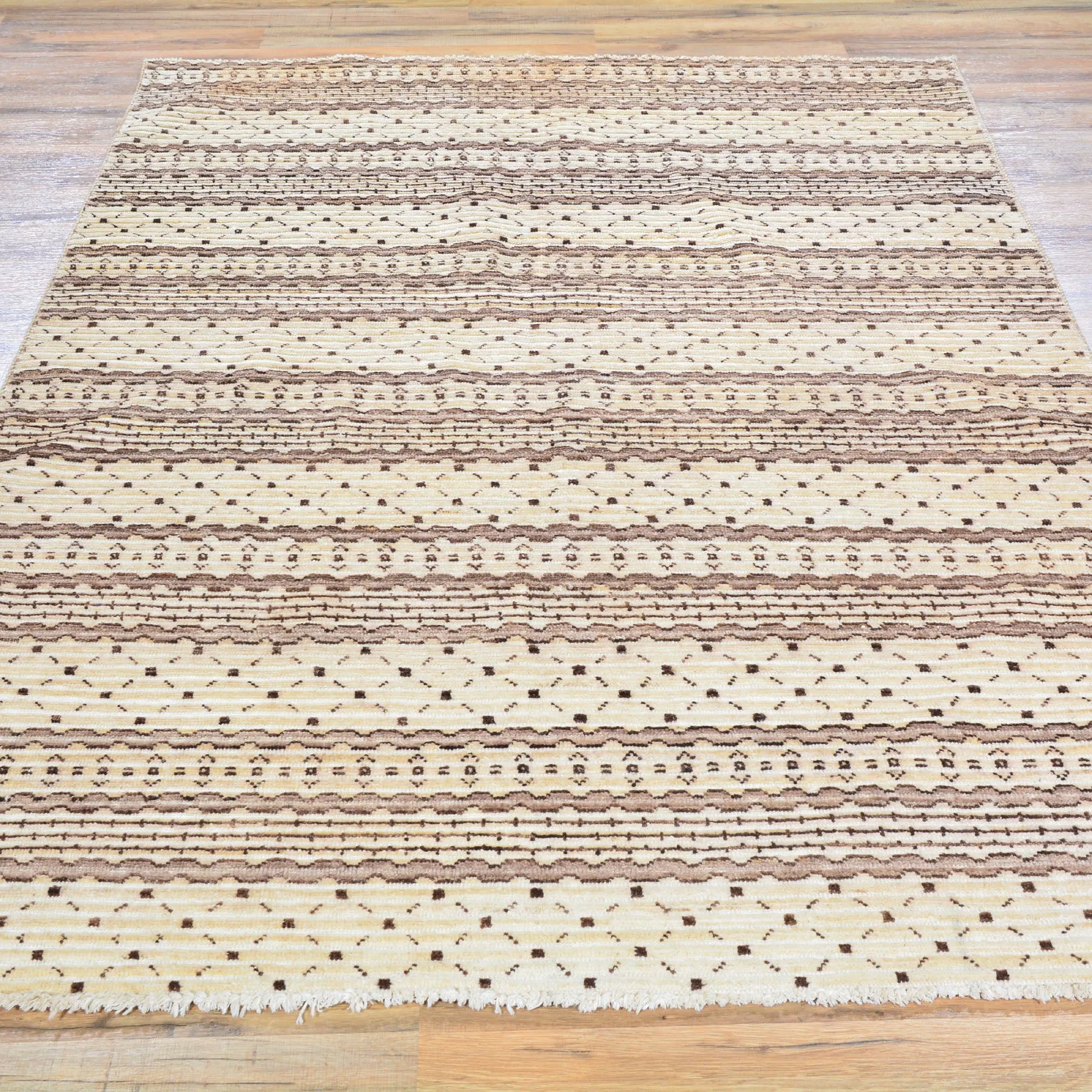 Hand-Knotted Modern Gabbeh Style Wool Rug (Size 4.7 X 6.7) Brral-807