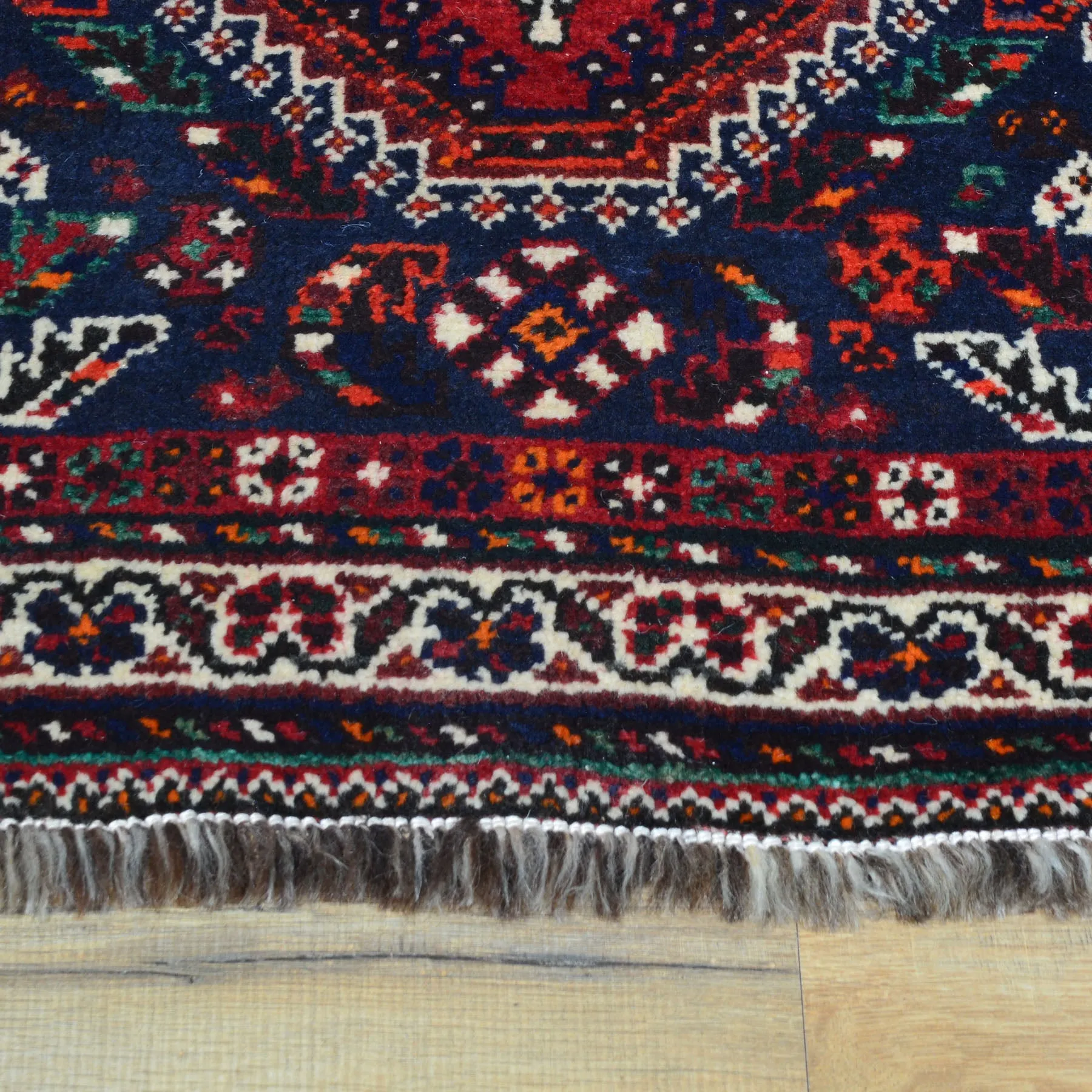 Hand-Knotted Oriental Persia Tribal Wool Rug (Size 3.11 X 5.3) Cwral-7800