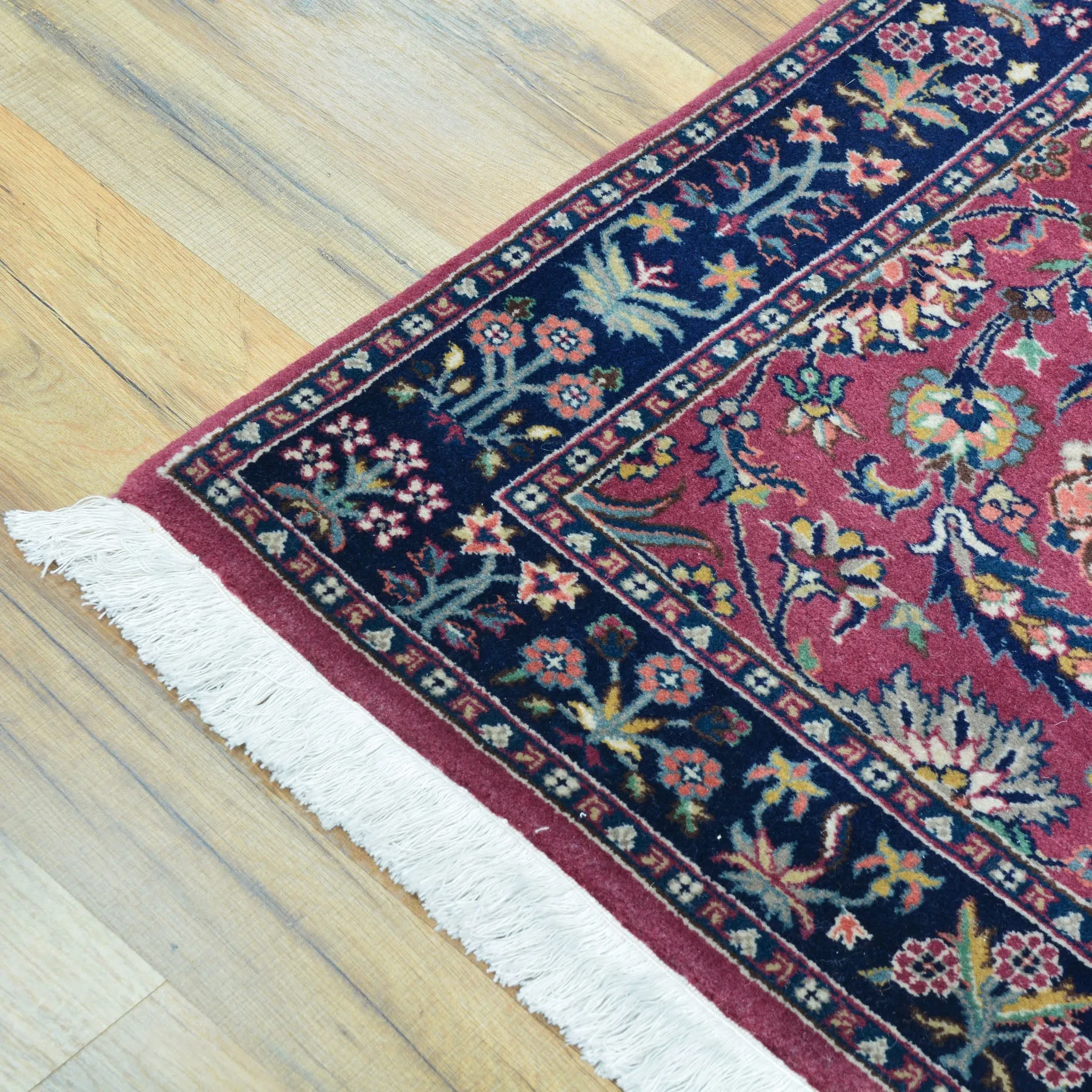 Hand-Knotted Oriental Traditional Design Wool Handmade Rug (Size 2.3 X 3.8) Cwral-5793