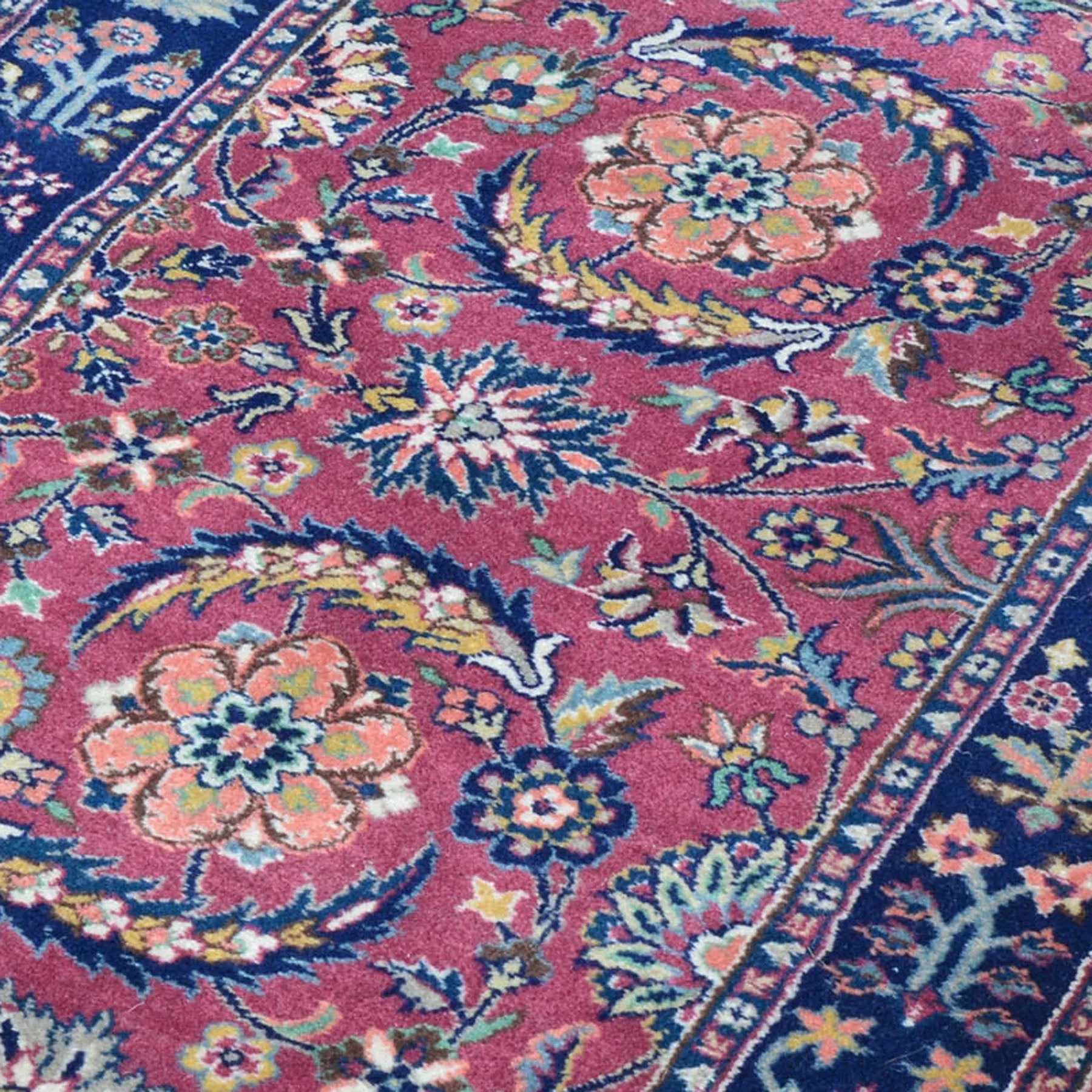Hand-Knotted Oriental Traditional Design Wool Handmade Rug (Size 2.3 X 3.8) Cwral-5793