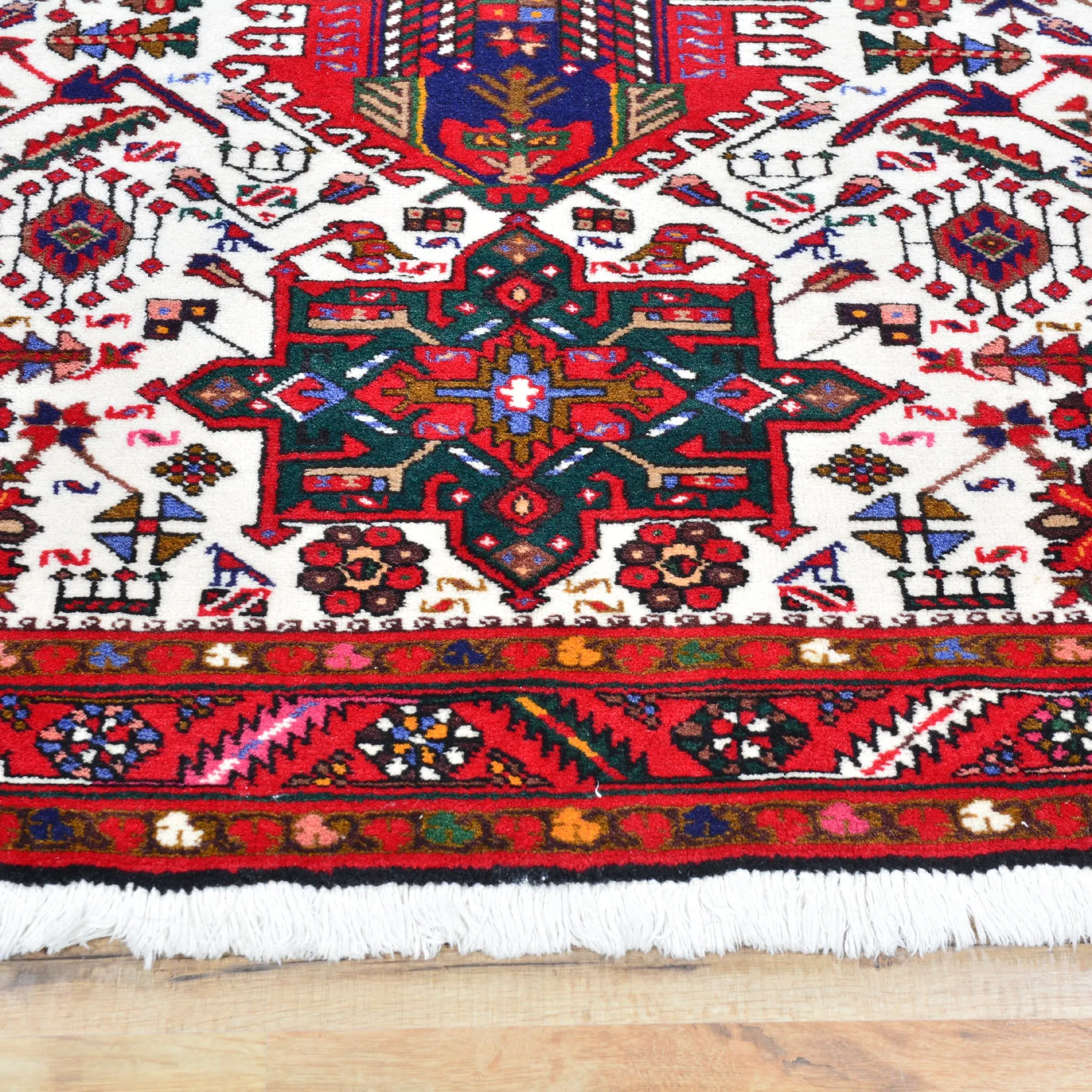 Hand-Knotted Oriental Tribal Traditional Design Handmade Wool Rug (Size 3.10 X 5.5) Brral-4713