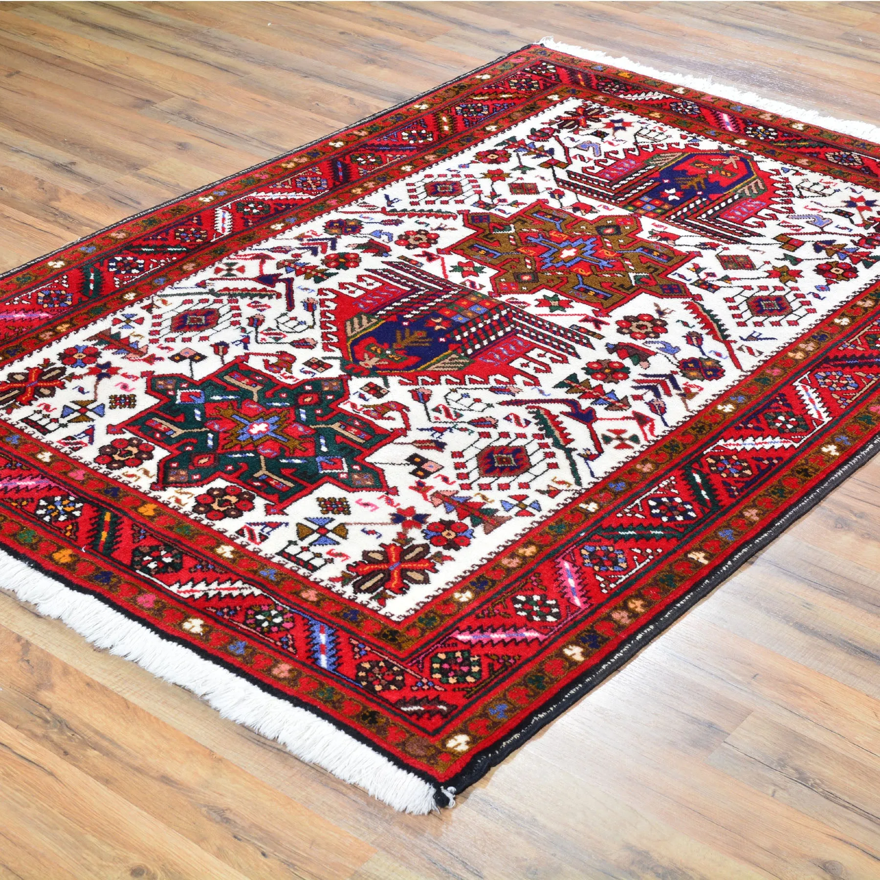 Hand-Knotted Oriental Tribal Traditional Design Handmade Wool Rug (Size 3.10 X 5.5) Brral-4713