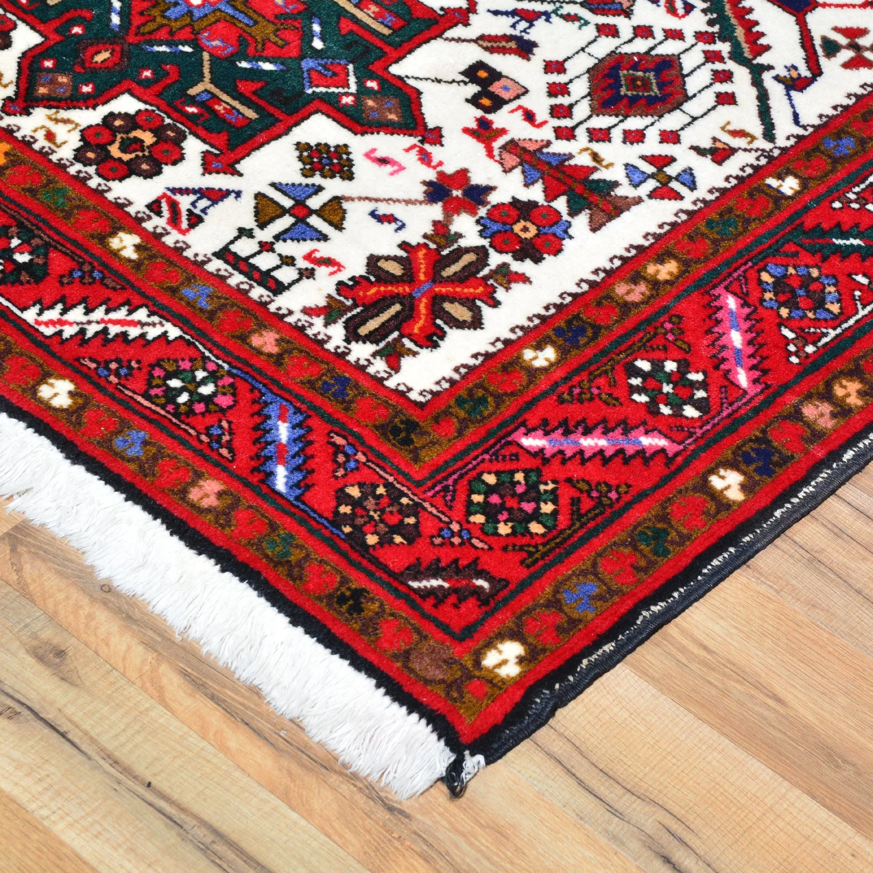Hand-Knotted Oriental Tribal Traditional Design Handmade Wool Rug (Size 3.10 X 5.5) Brral-4713
