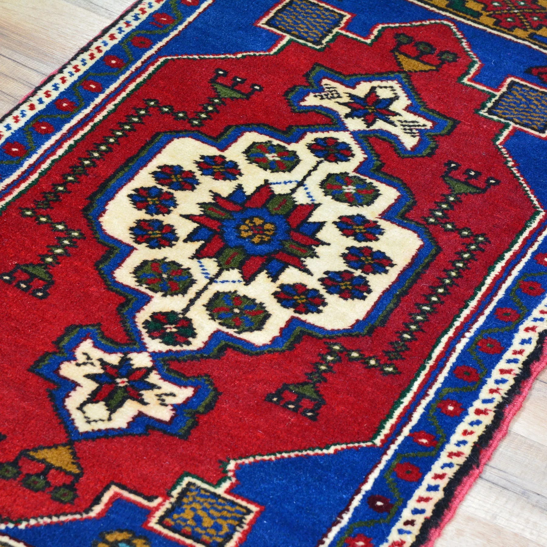 Hand-Knotted Oriental Tribal Turkish Wool Rug (Size 1.8 X 3.6) Cwral-8034