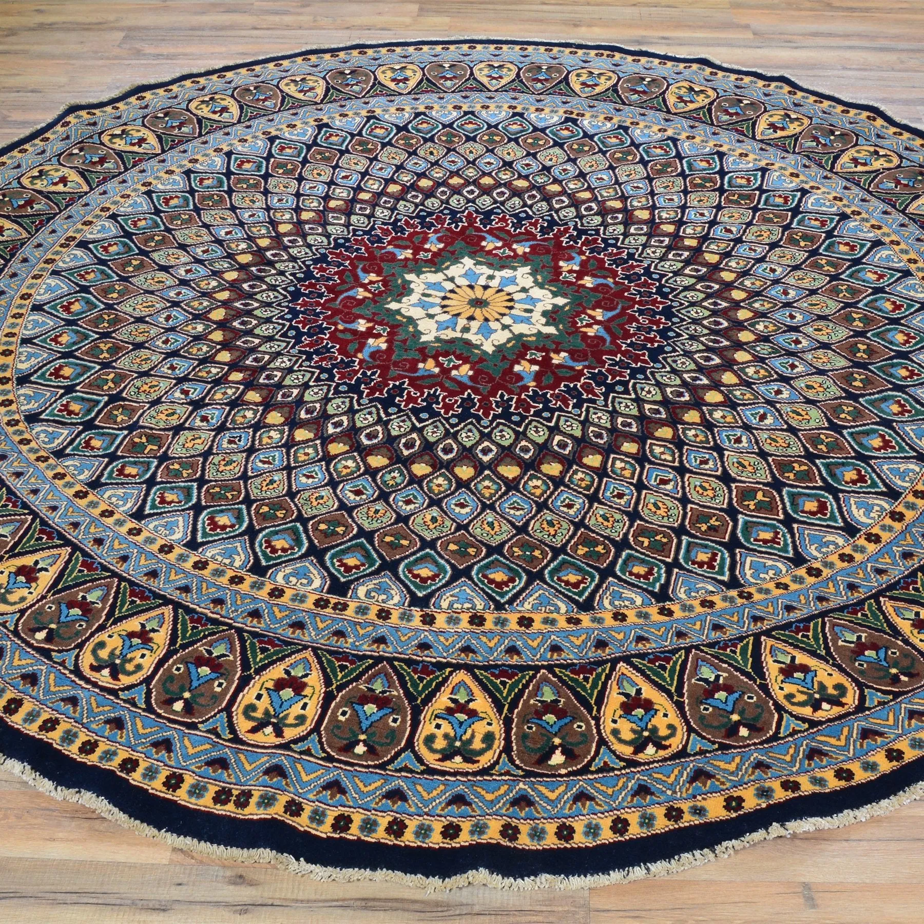 Hand-Knotted Round Peshawar Wool Handmade Rug (Size 8.3 X 8.3) Brral-6471