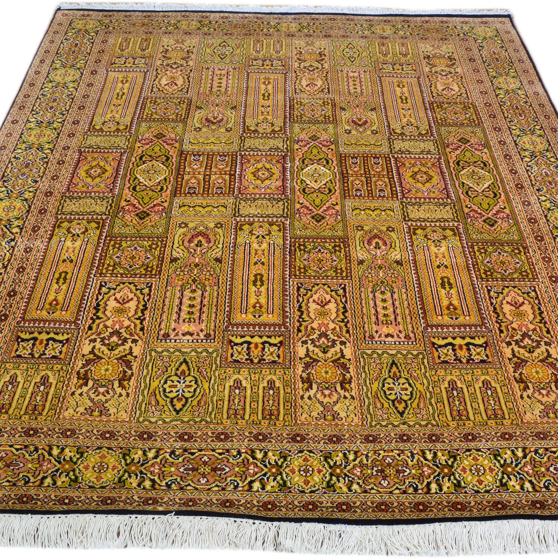 Hand-Knotted Traditional Design Kashmiri Silk Handmade Rug (Size 5.0 X 6.11) Cwral-9213
