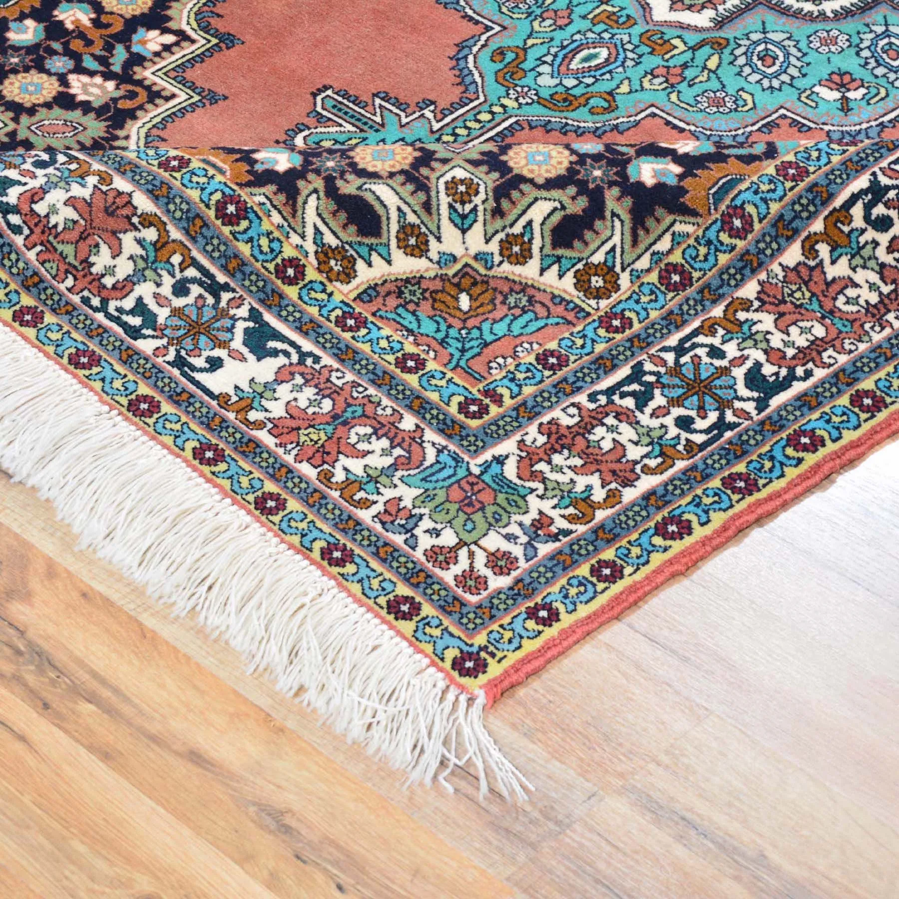 Hand-Knotted Traditional Geometric Design Wool Rug (Size 4.2 X 6.10) Cwral-831