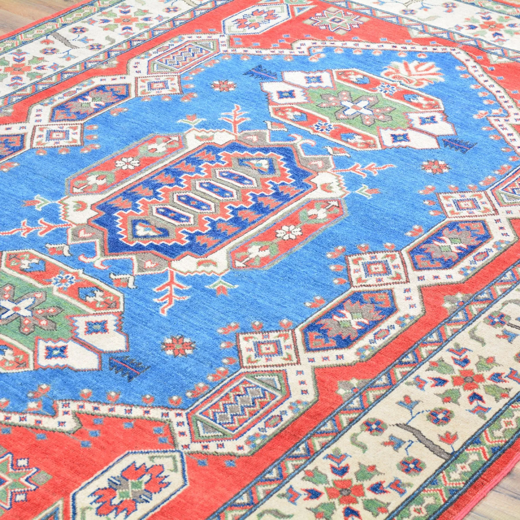 Hand-Knotted Tribal Kazak Caucasian Design Handmade Wool Rug (Size 5.7 X 7.11) Brrsf-723