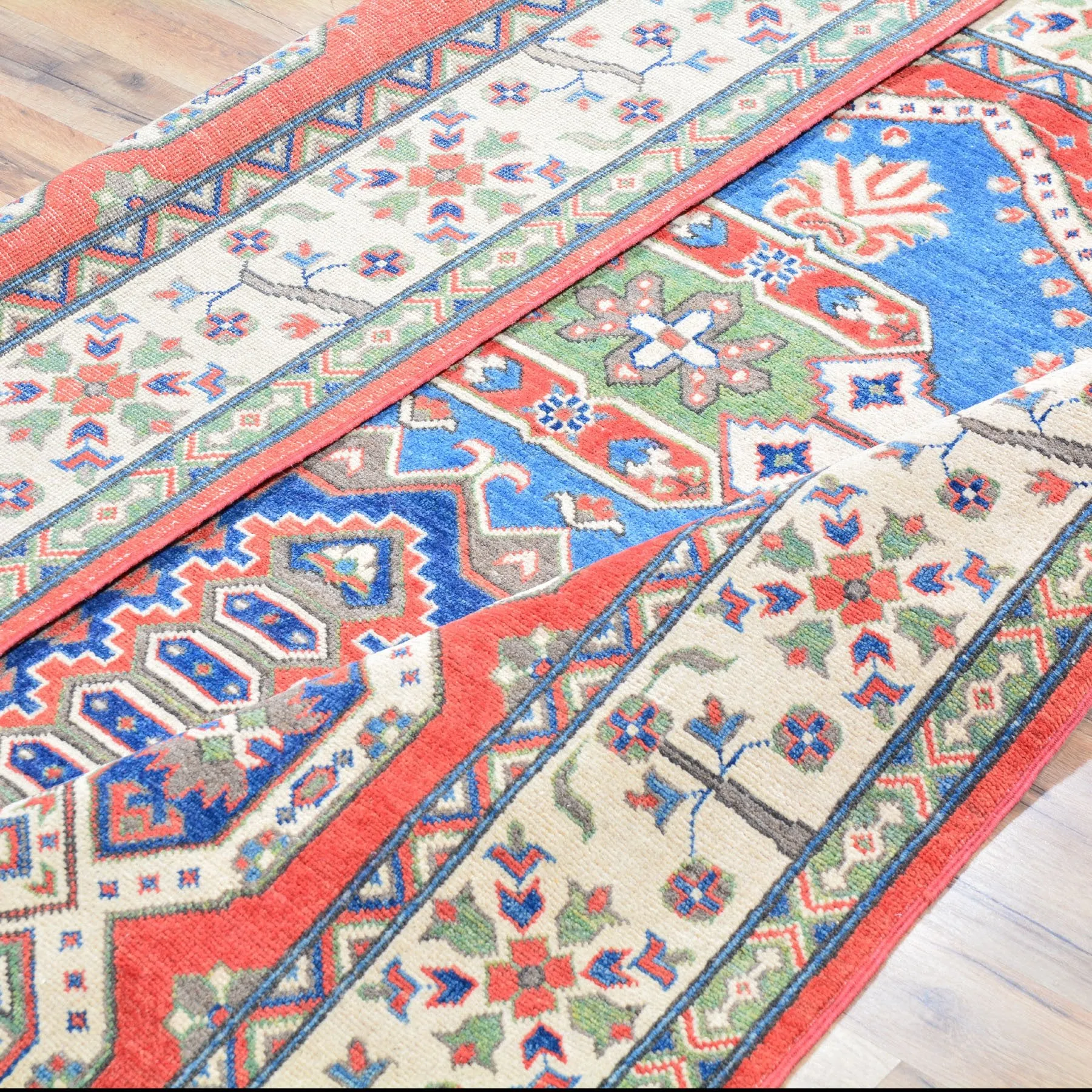 Hand-Knotted Tribal Kazak Caucasian Design Handmade Wool Rug (Size 5.7 X 7.11) Brrsf-723