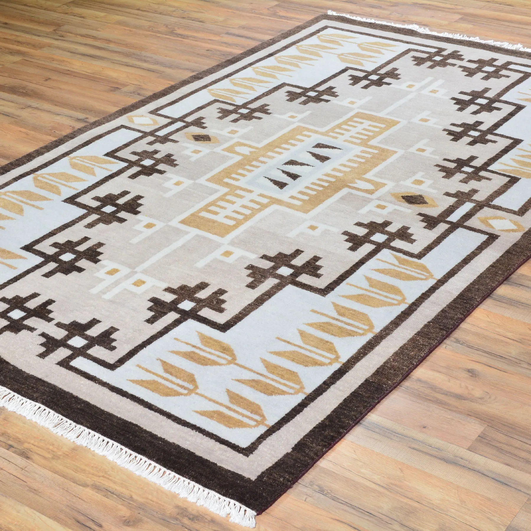 Hand-Knotted Tribal Peshawar Navajo Design Wool Rug (Size 5.1 X 8.2) Cwral-7305