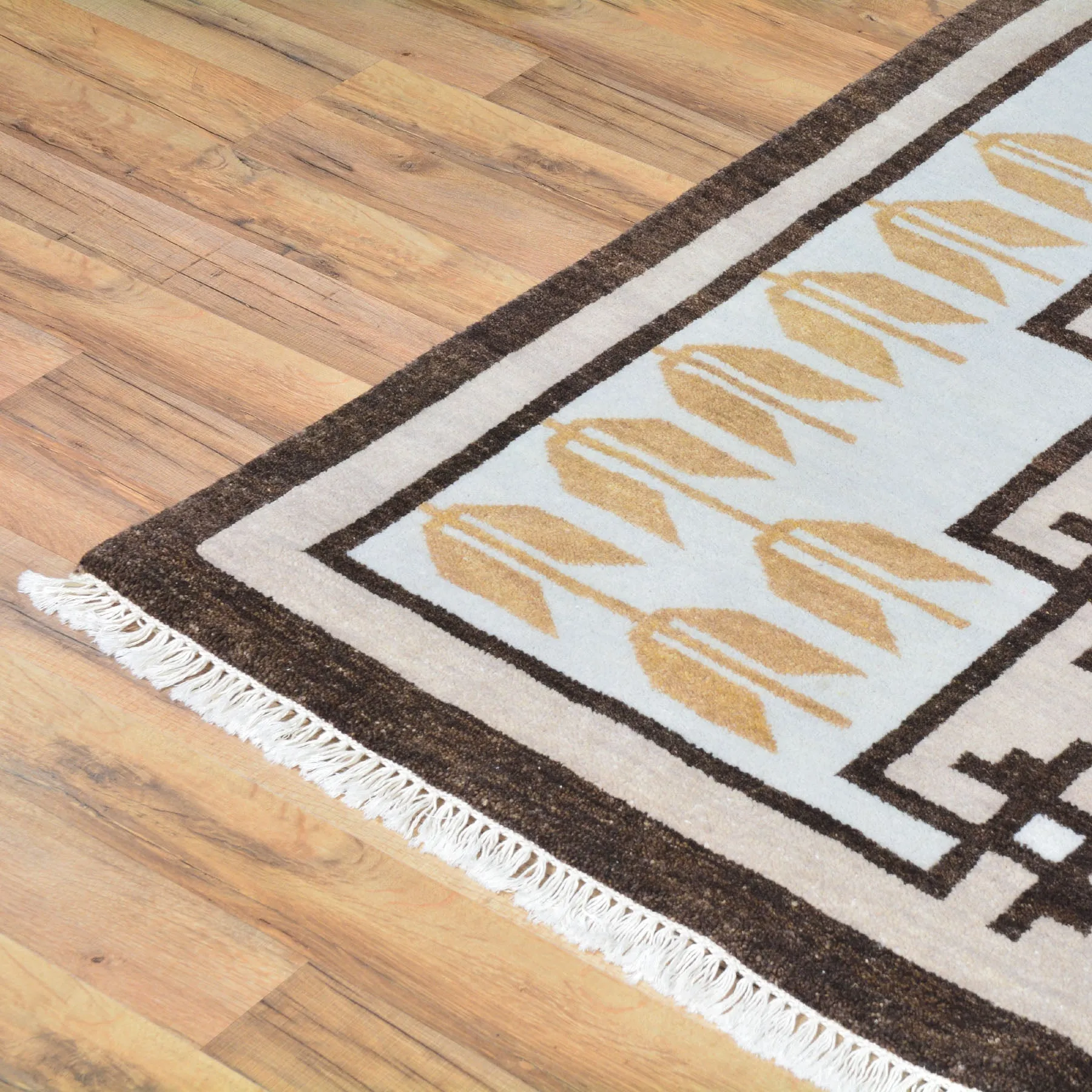 Hand-Knotted Tribal Peshawar Navajo Design Wool Rug (Size 5.1 X 8.2) Cwral-7305
