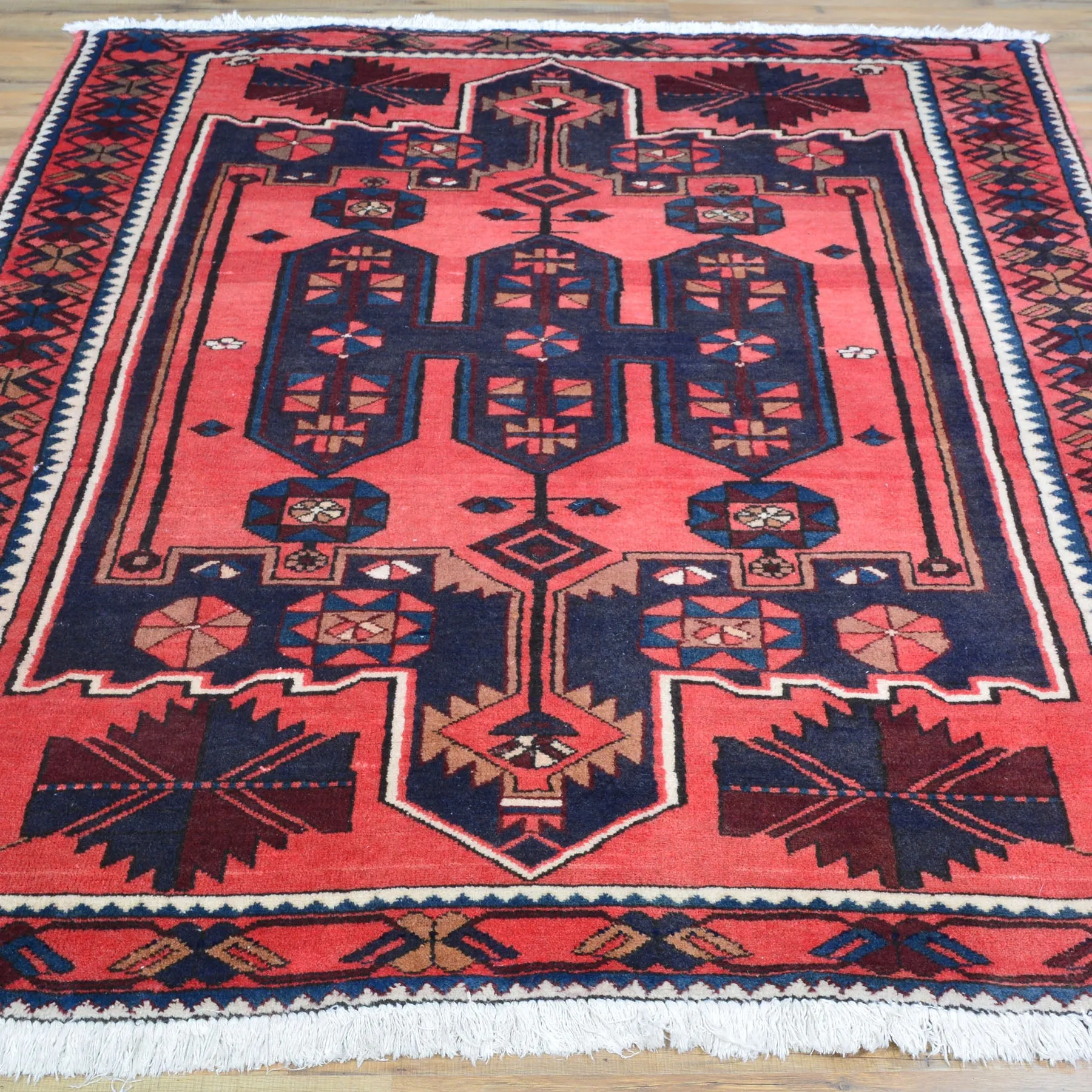 Hand-Knotted Vintage Traditional Design Handmade Wool Rug (Size 4.10 X 6.8) Cwral-10818