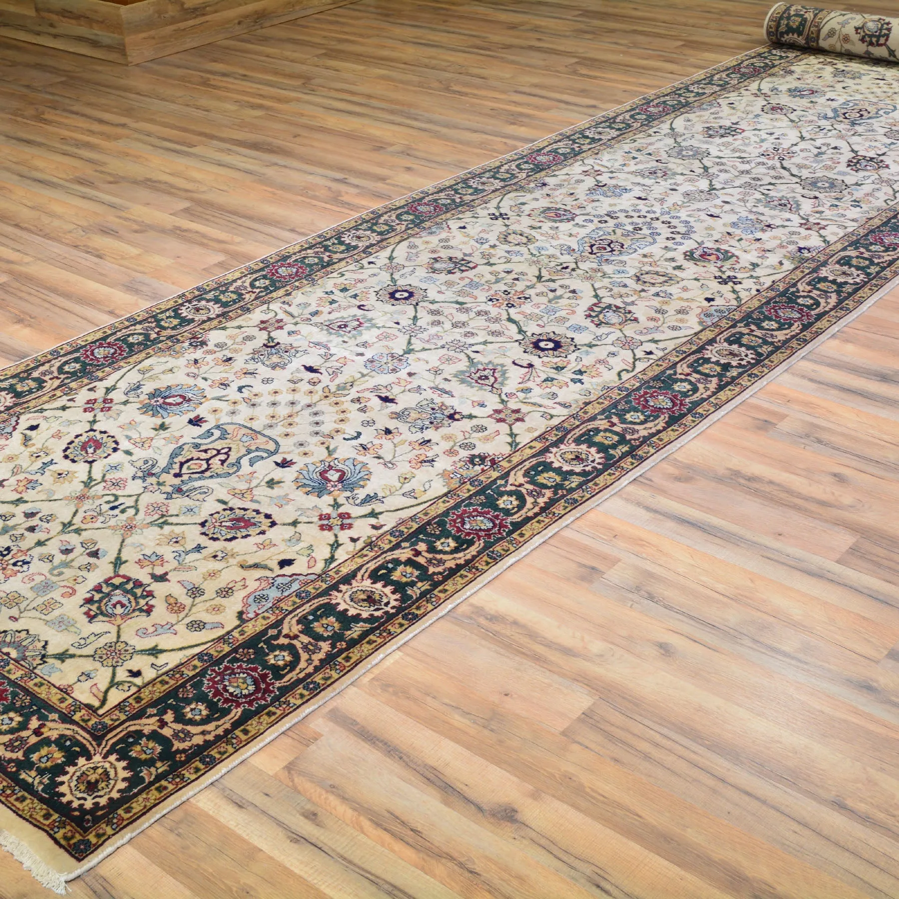 Handmade Traditional Design 100% Wool Wide Runner Rug (Size 4.0 X 15.10) Cwral-6864